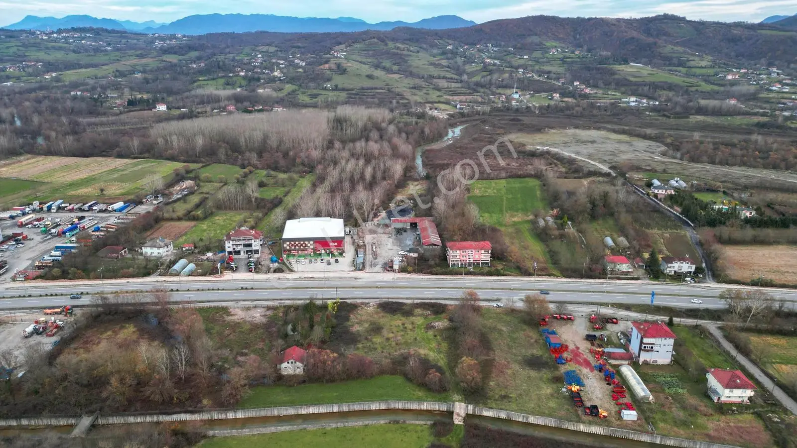 Bartın-ankara Yolu Üzeri Satılık Ticari Arsa 2115 M²