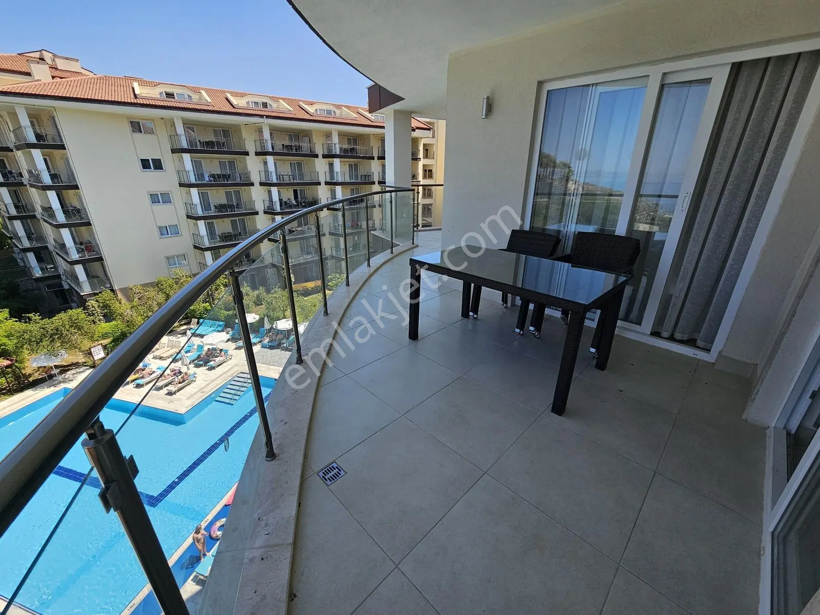 Kuşadası Ramada Resort'te Satılık 2+1 Yalı Dairesi - Görsel 24