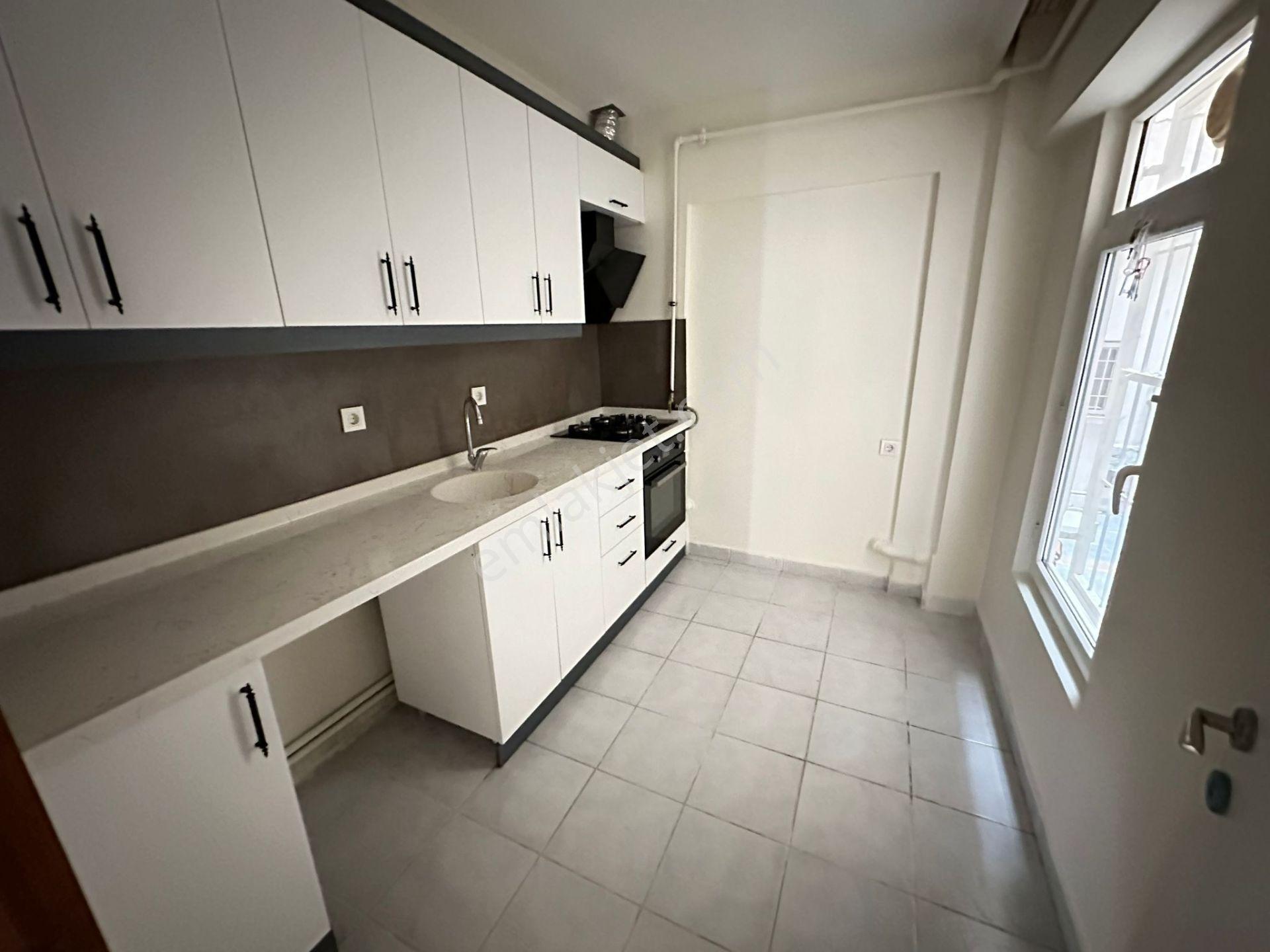 Gata Hastane Yakını Katta 3+1 1 Bağımlı Temiz Bakımlı Kiralık - Görsel 12
