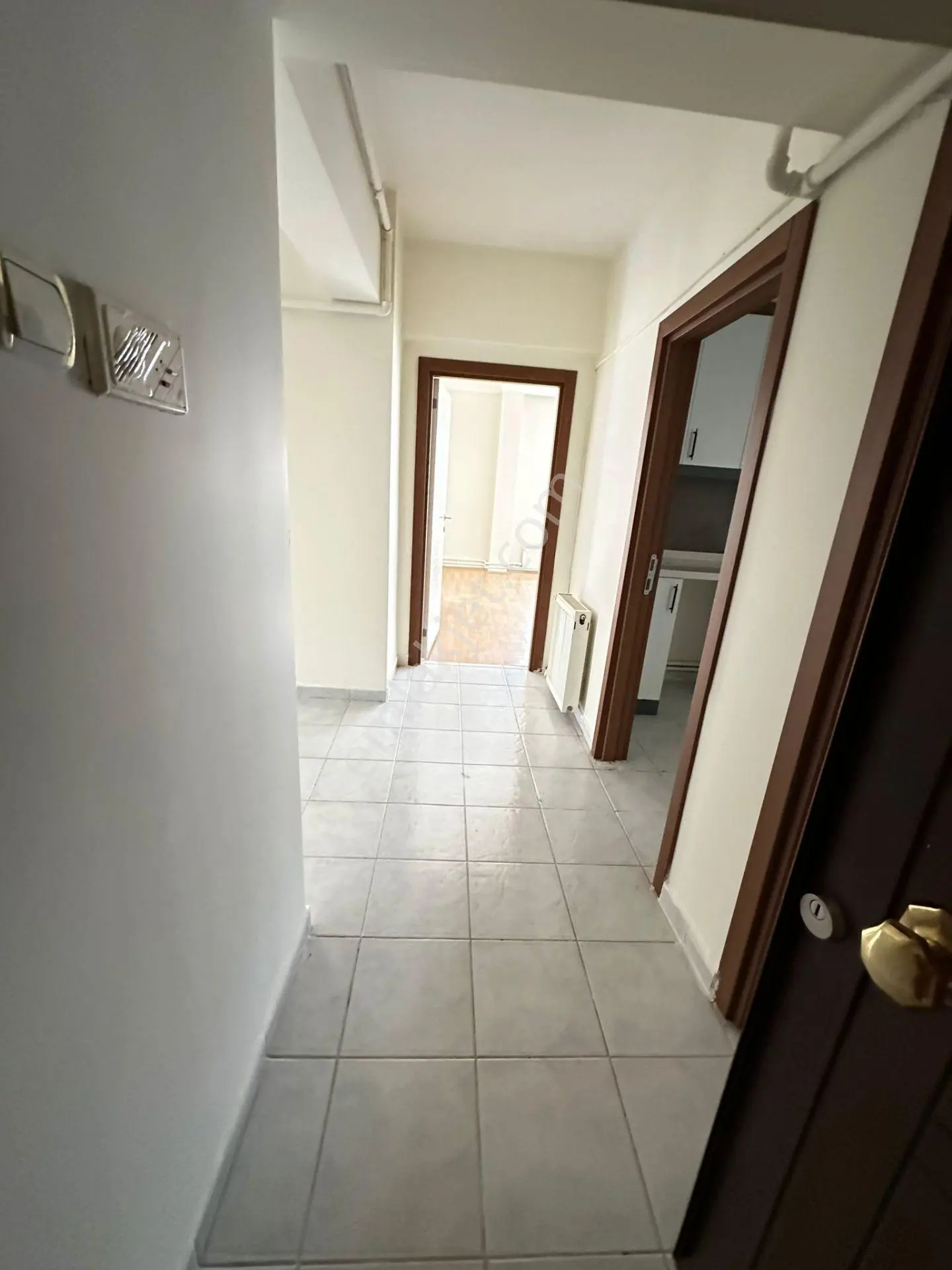 Gata Hastane Yakını Katta 3+1 1 Bağımlı Temiz Bakımlı Kiralık - Görsel 2