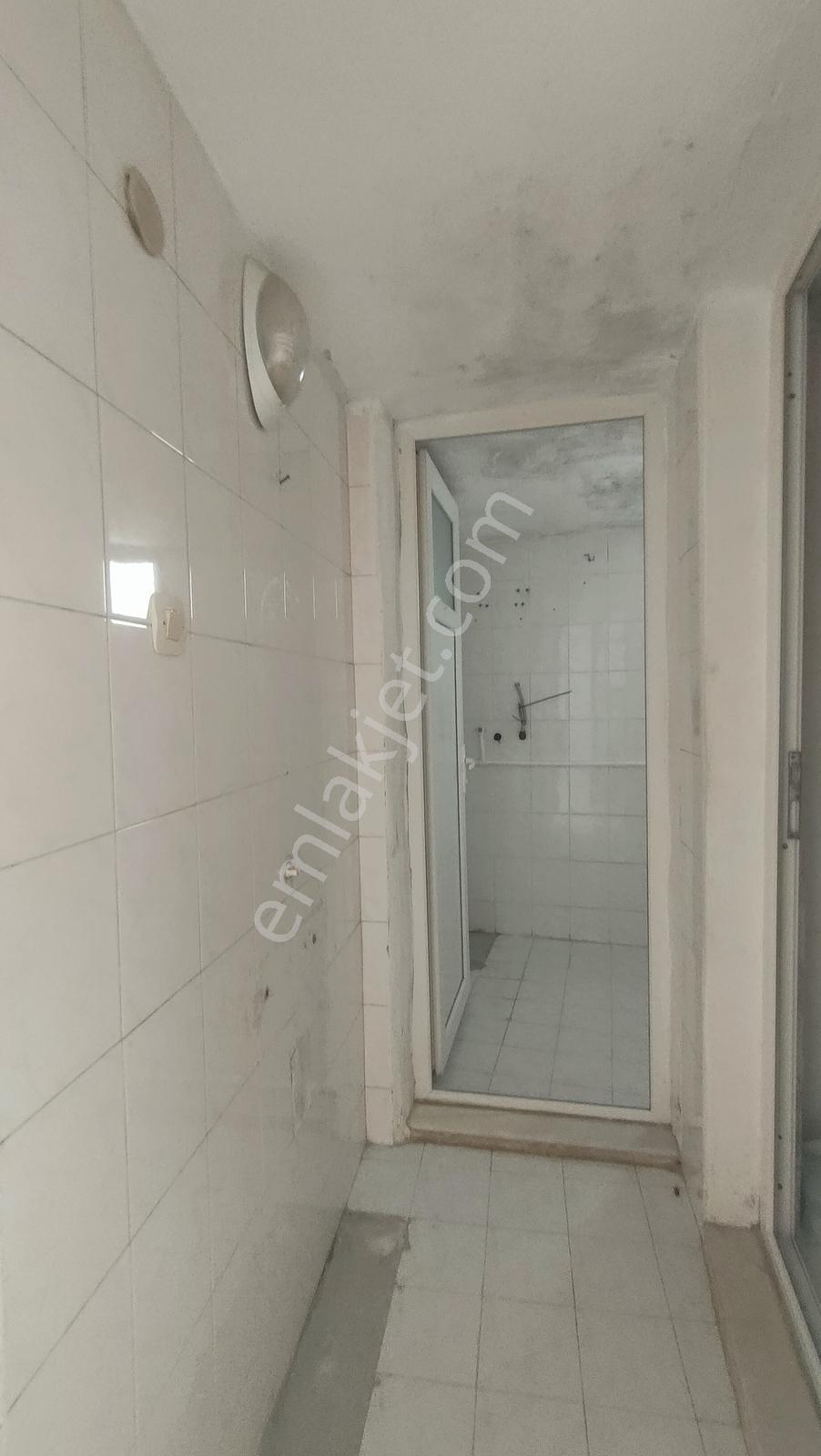 Buca Ufuk'ta Merkezi Konumda Kiralık 2+1 Kapalı Mutfak Daire - Görsel 3