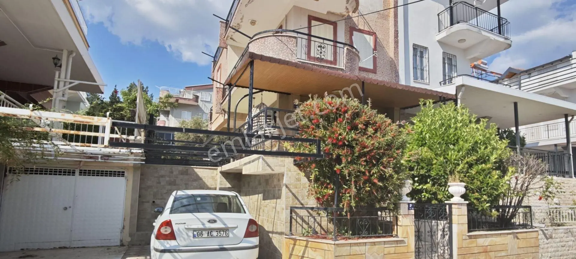 Kuşadası Soğucak Orkide Sitesi'nde Satılık Villa