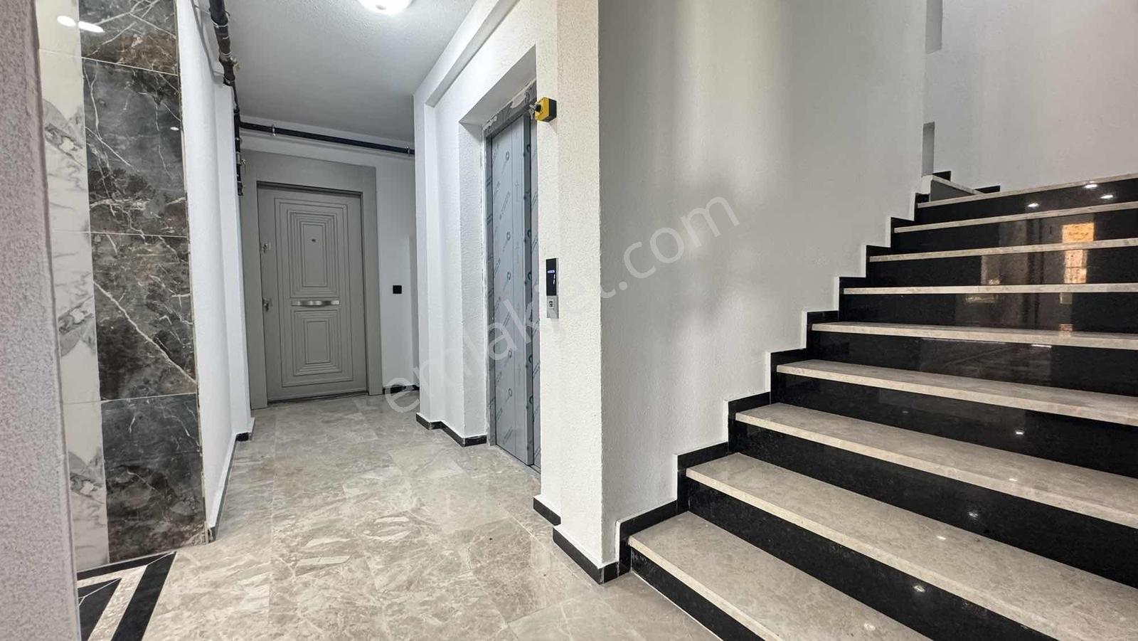 Darıca Bağlarbaşı Mah. 2+1 95m2 Lüks Arakat - Görsel 20