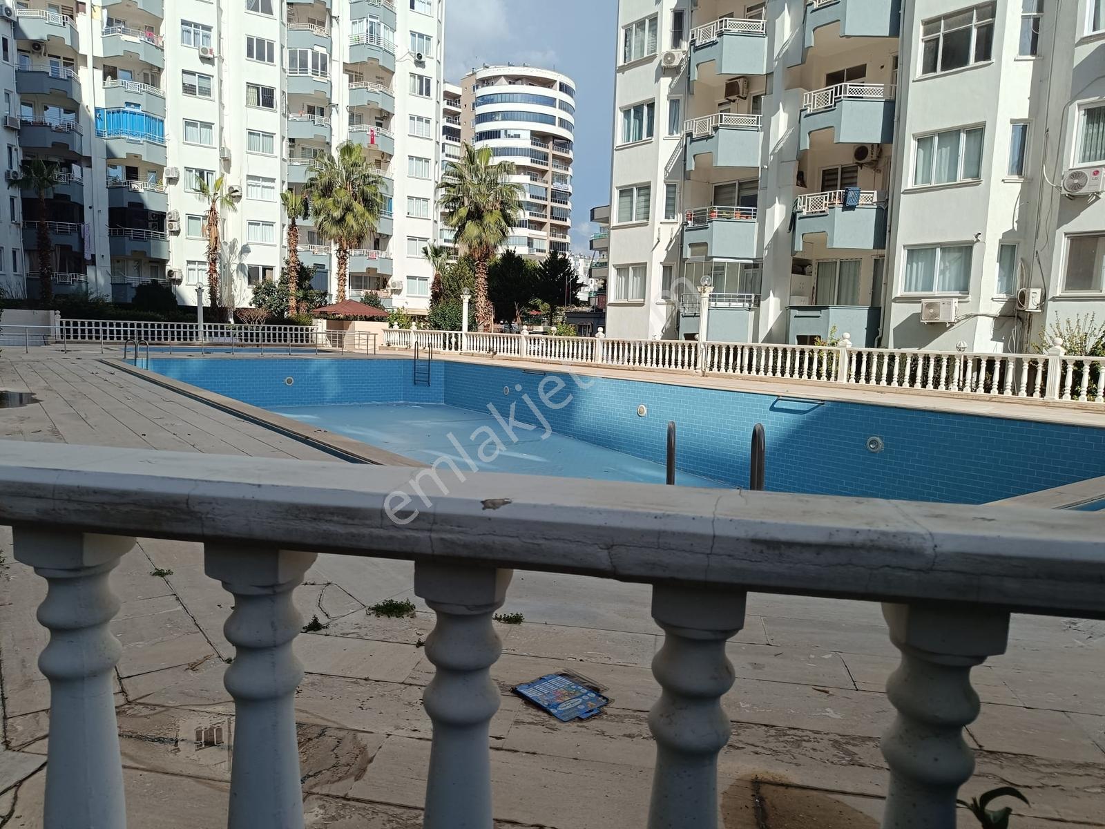 Mezitli Demirkent Sitesi 3+1 Bağımsız Mutfak Satılık Daire