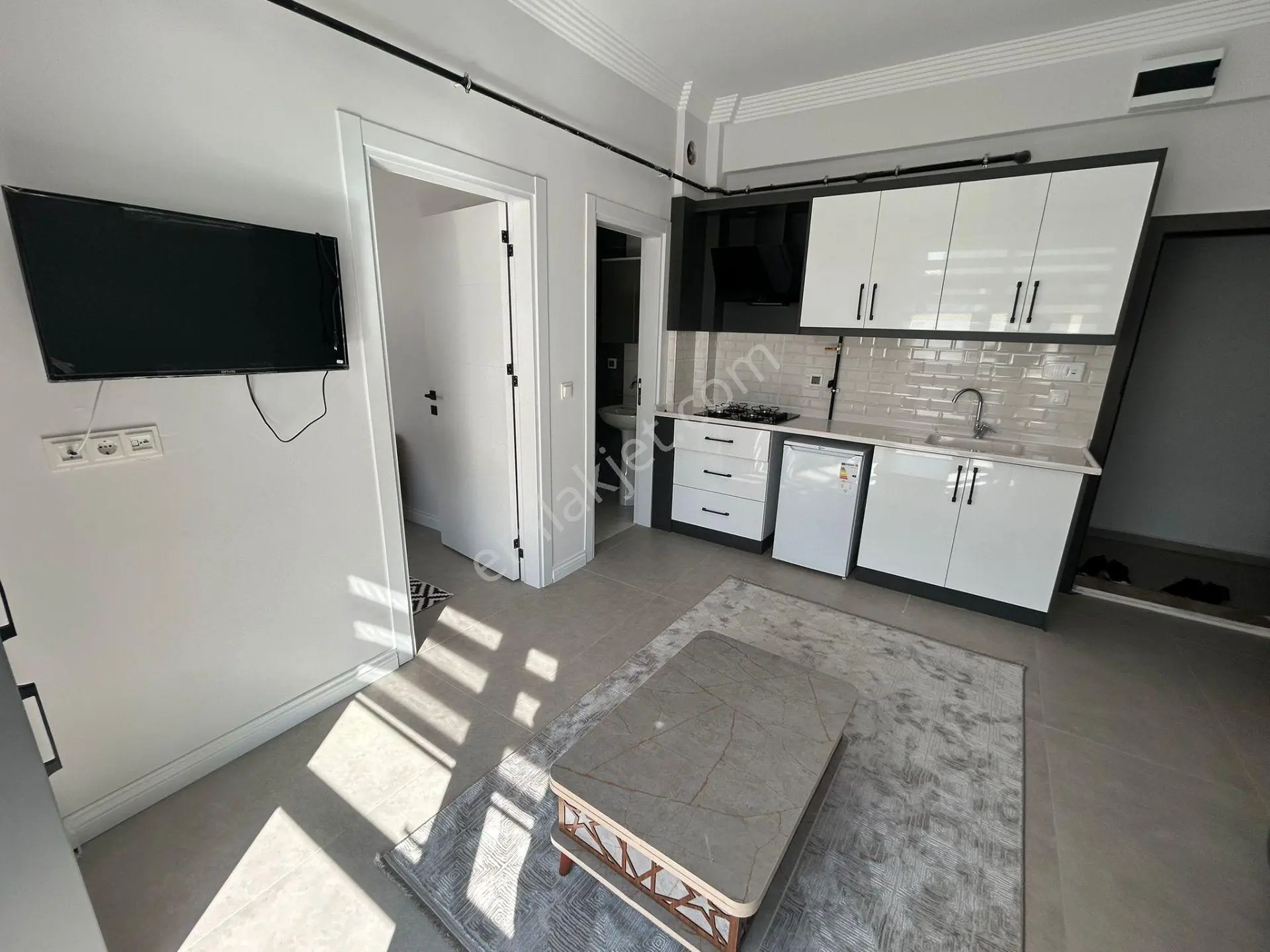 Emin Emlak Kiralıyor.. Osmangazi Mahallesi Eşyalı Asansörlü Kiralık1+1 Apart - Görsel 2