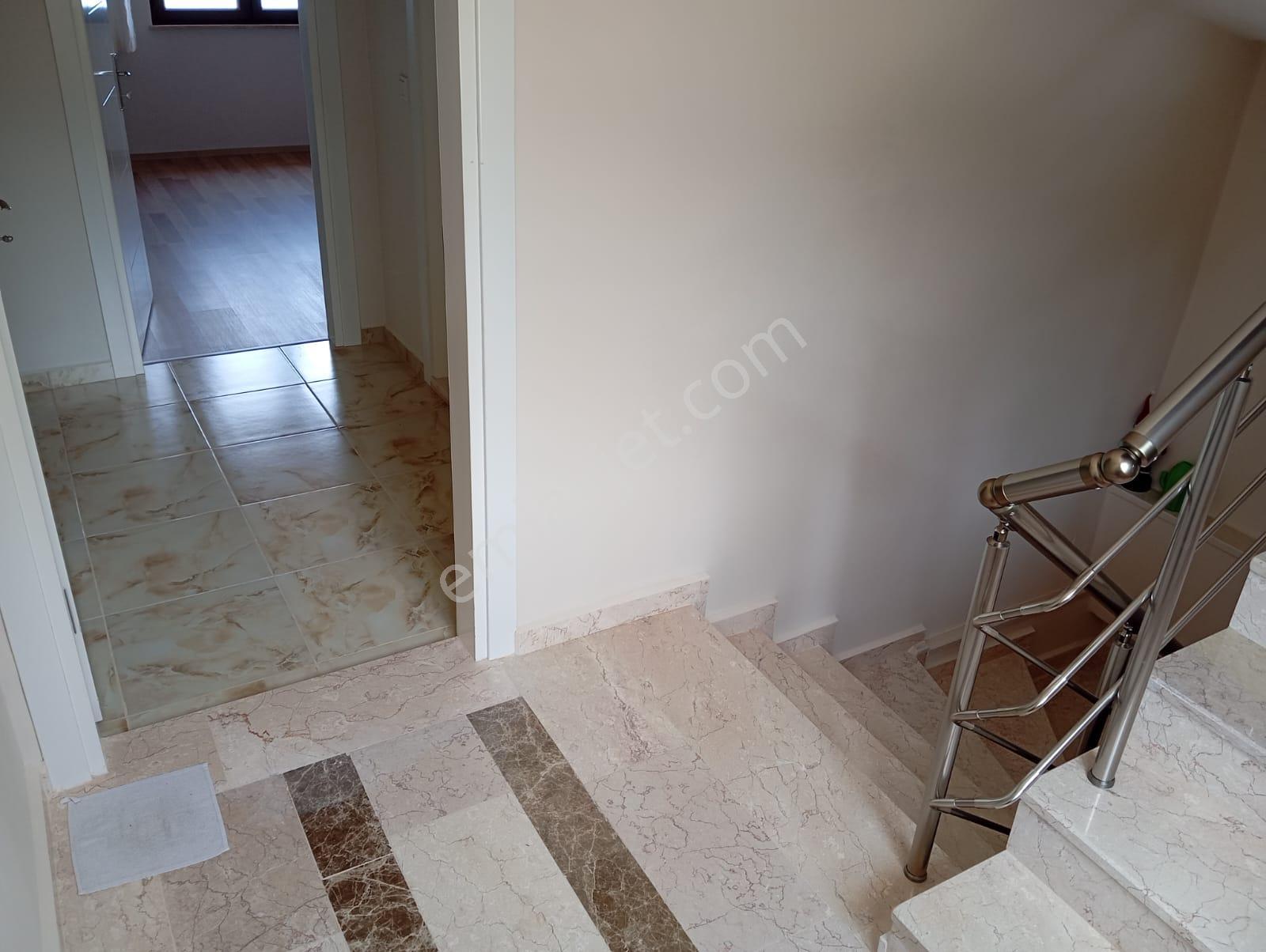 Deniz Manzaralı 2 Katlı Müstakil 5+2 Ev Ve Arsası - Görsel 24