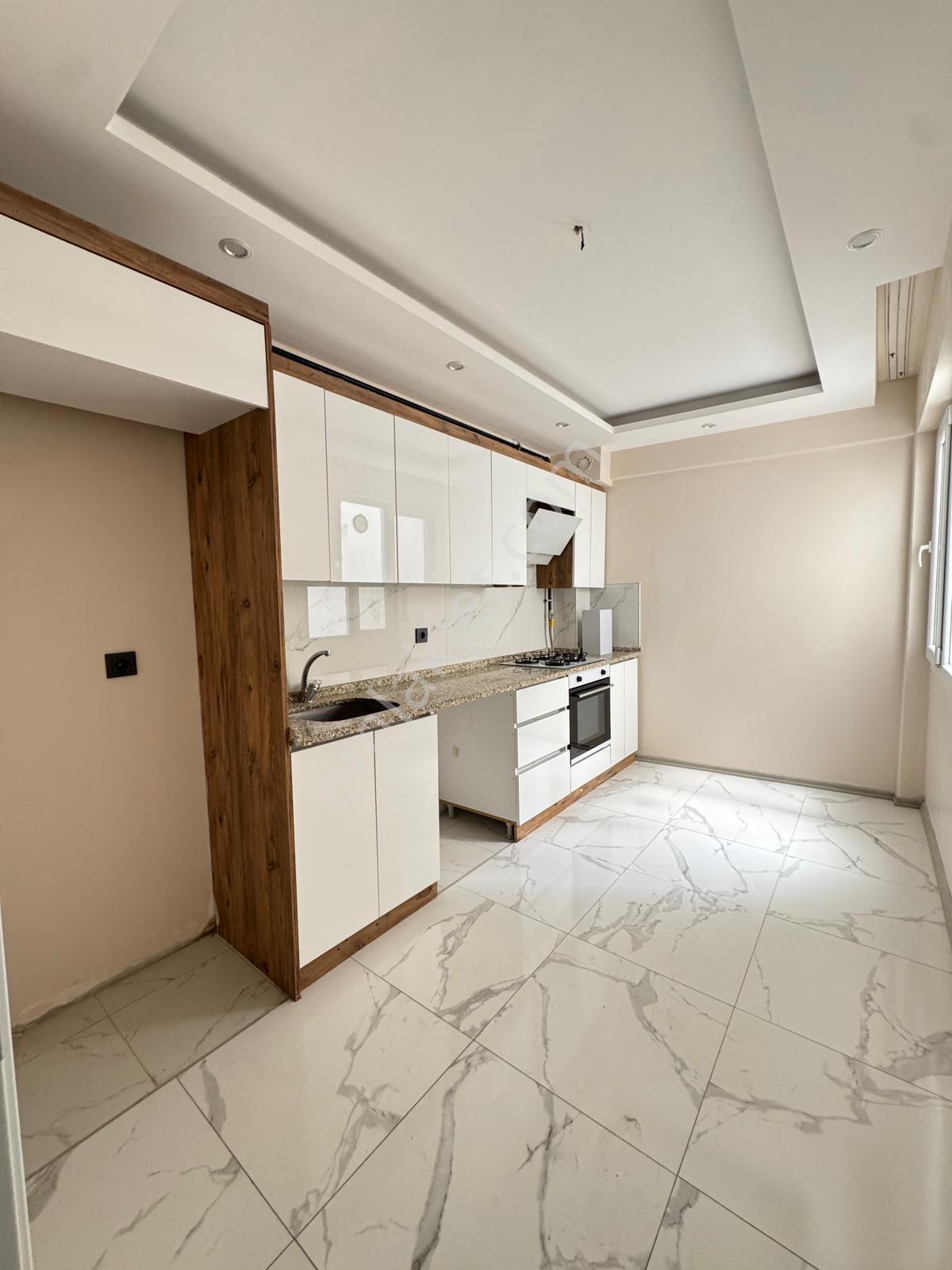 Zeki Emlak'tan Muradiye Mh. 2+1 Kapalı M. Kiralık Daire - Görsel 3