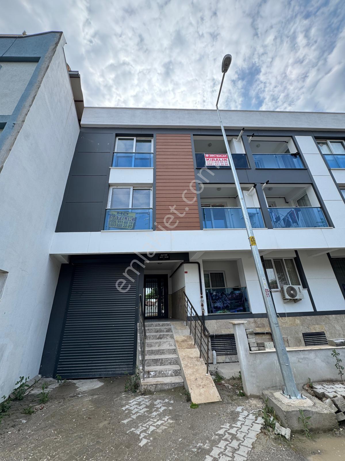 Zeki Emlak'tan Muradiye Mh. 2+1 Kapalı M. Kiralık Daire - Görsel 2