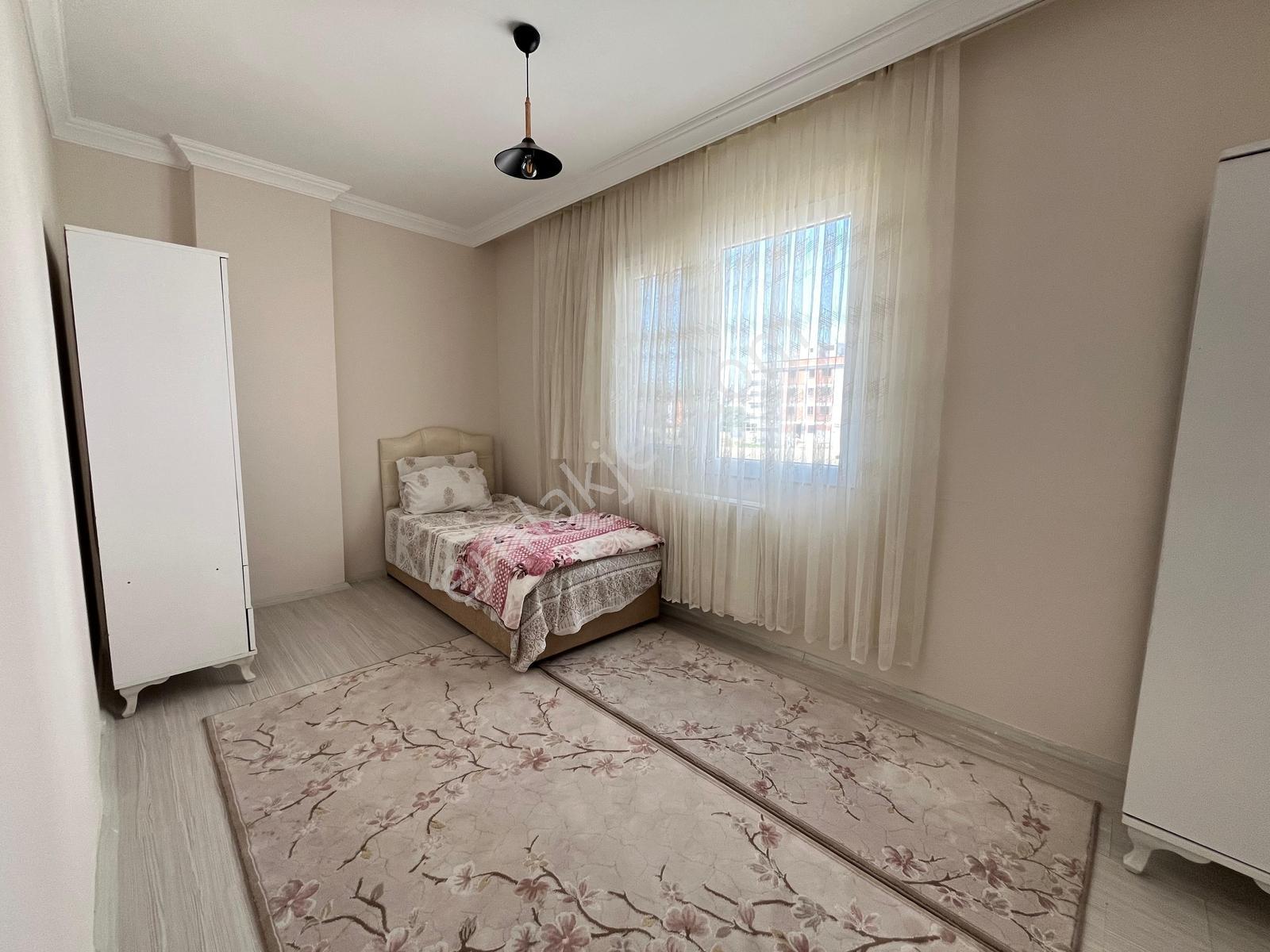 Çözüm Emlak'tan Muradiye'de 1+1 Eşyalı Ara Kat Kiralık Daire - Görsel 13
