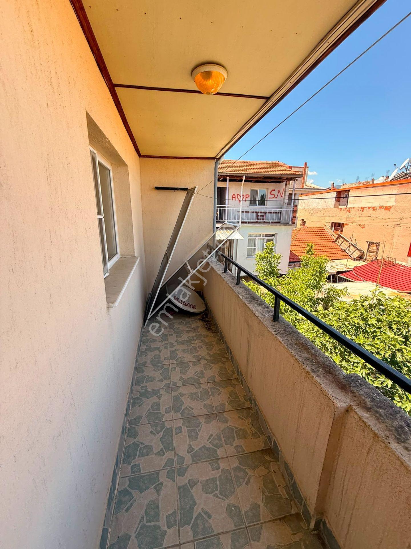 Manisa Alaşehir Alper Gayrimenkulden Yeni Mah.aile Apt.3+1kiralık 120 M2 Daire - Görsel 4