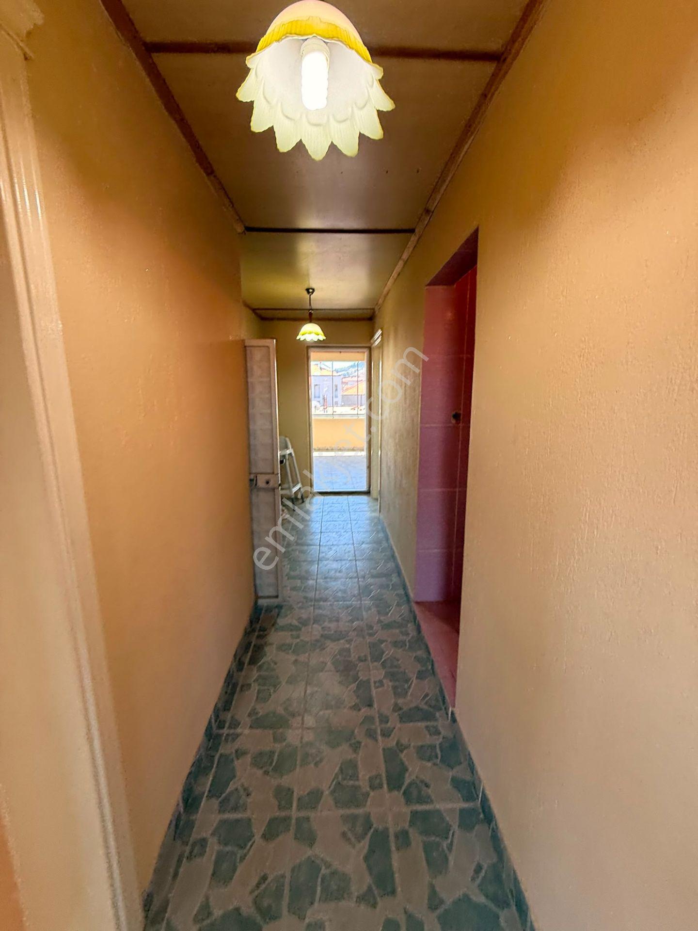 Manisa Alaşehir Alper Gayrimenkulden Yeni Mah.aile Apt.3+1kiralık 120 M2 Daire - Görsel 2