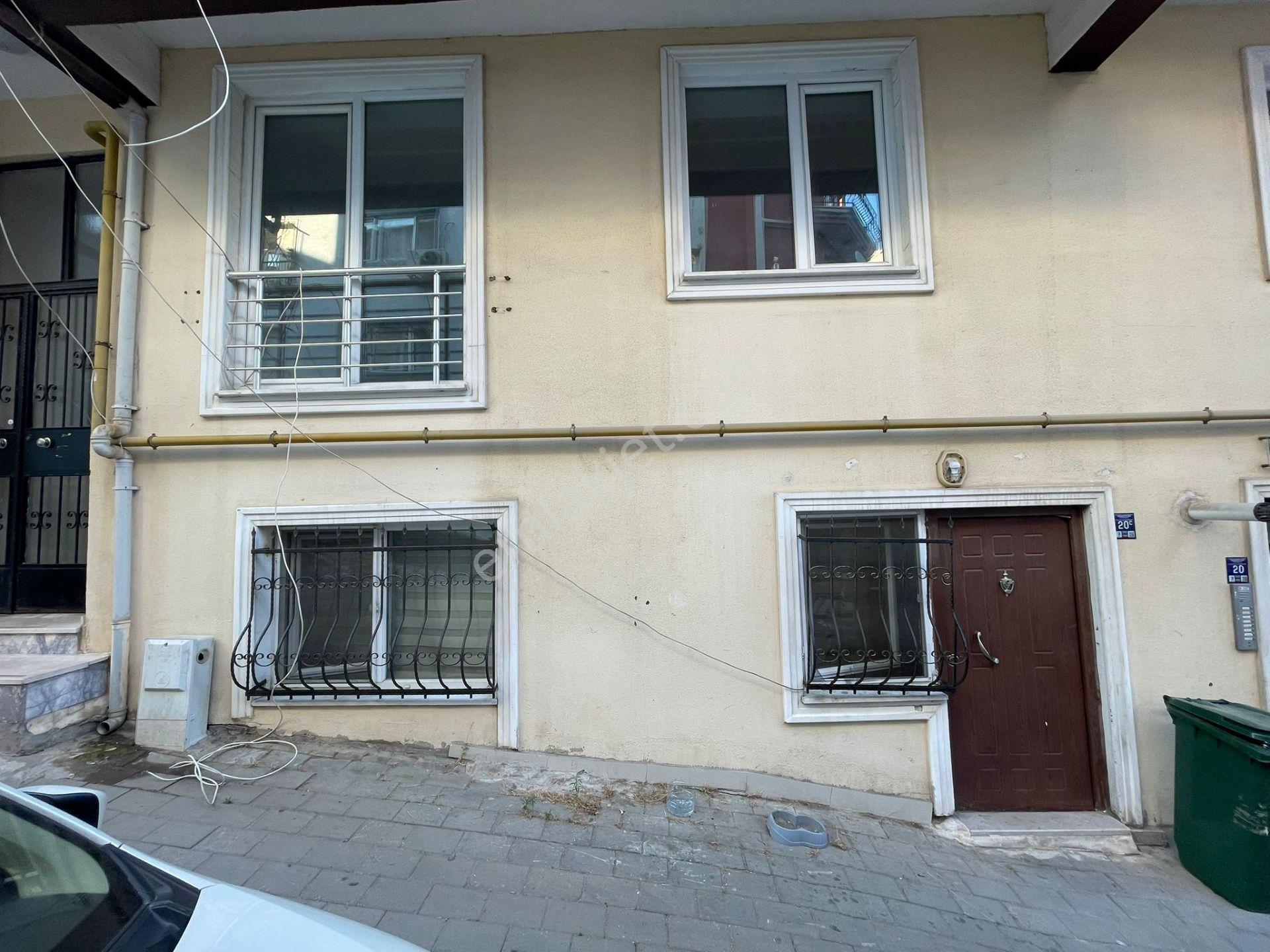 Salı Pazarında Uygun Fiyatlı Sokak Üzeri 2+1