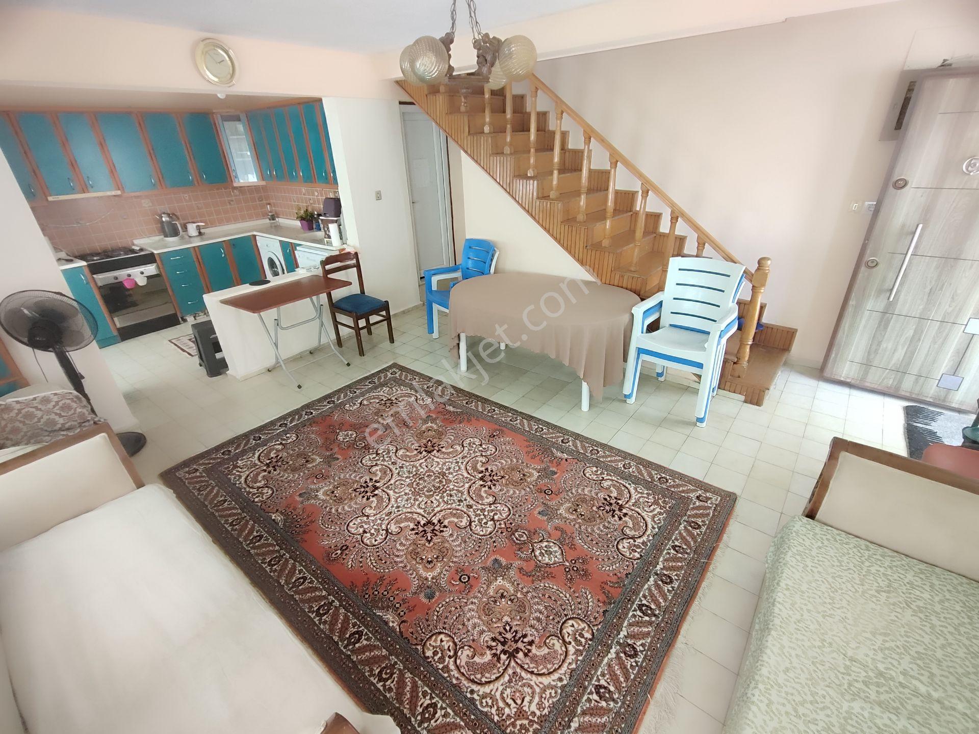 Kardeşten Güre'de Denize 50 Mt. Bahçeli Teraslı Geniş 4+1 Tribleks Villa - Görsel 5