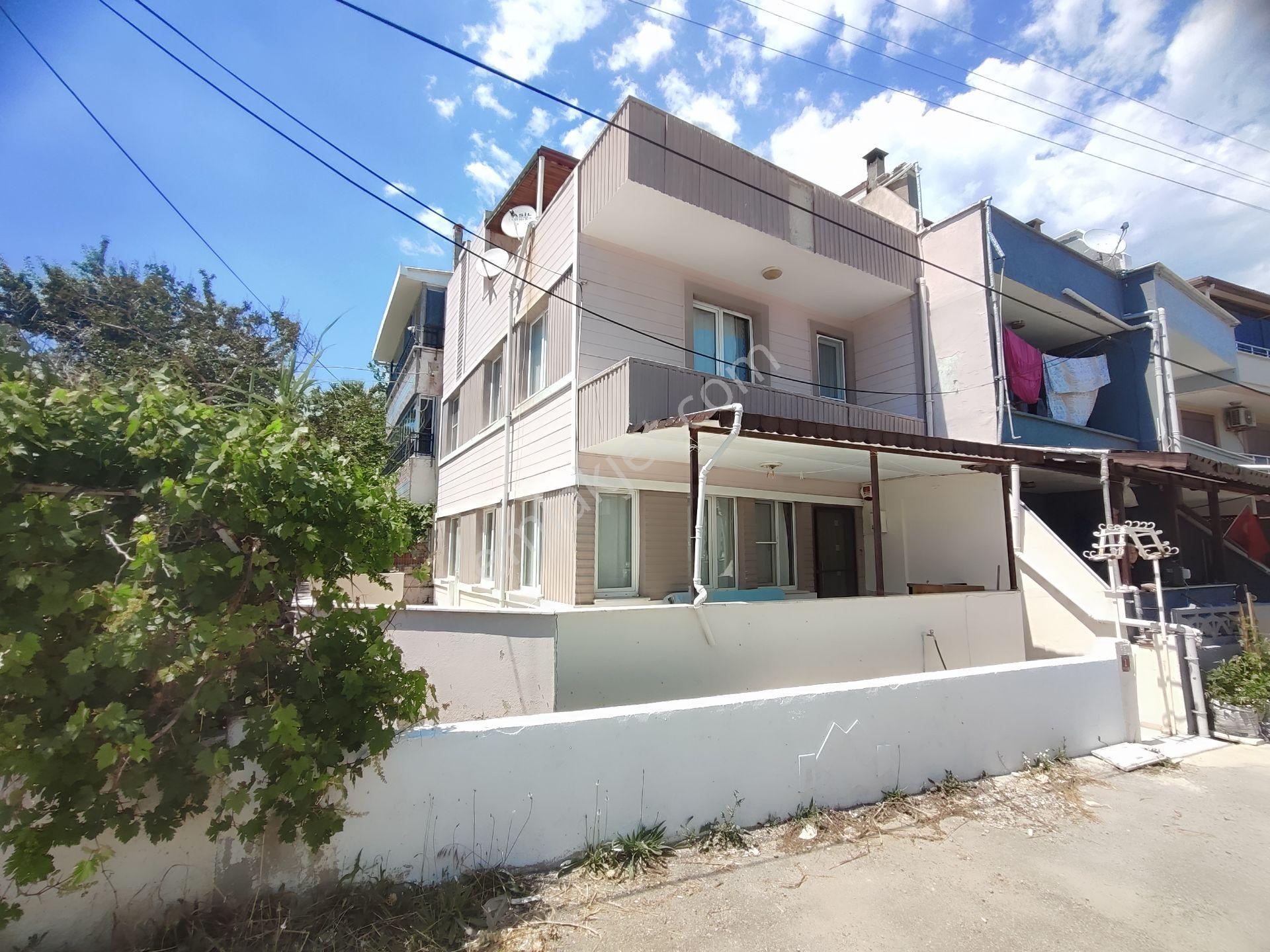 Kardeşten Güre'de Denize 50 Mt. Bahçeli Teraslı Geniş 4+1 Tribleks Villa - Görsel 11