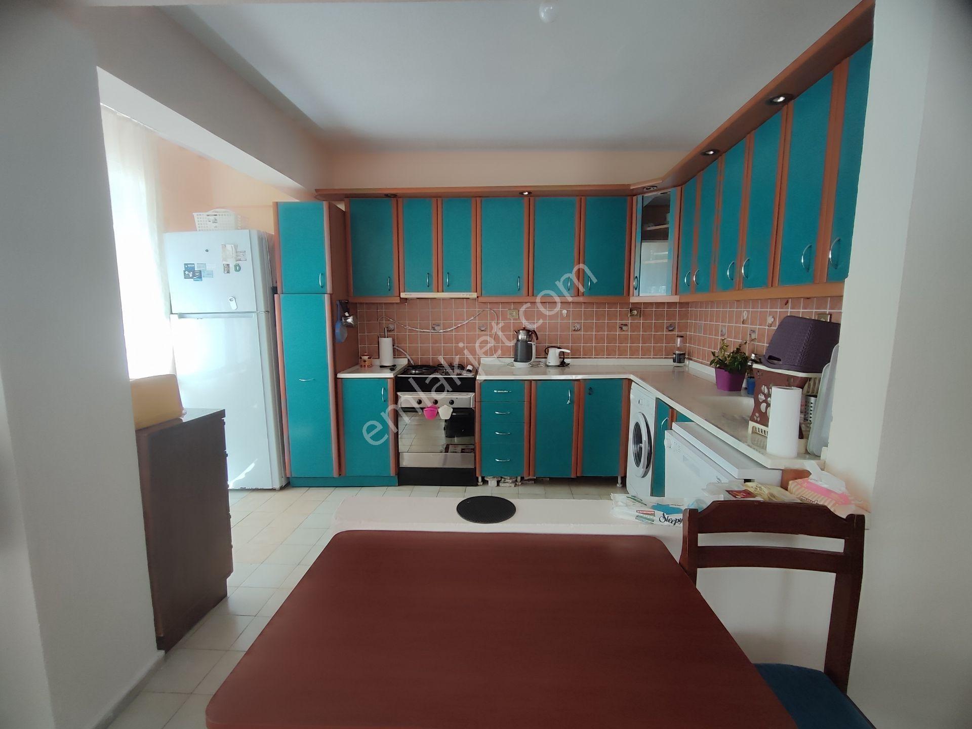 Kardeşten Güre'de Denize 50 Mt. Bahçeli Teraslı Geniş 4+1 Tribleks Villa - Görsel 3
