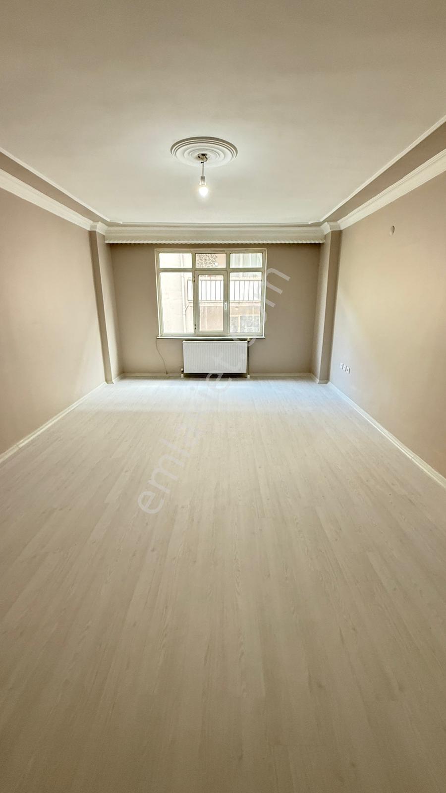 Reşadiye Mah Kat 2 3+1 145 M2 25 Yaş Asansörlü 20 Bın - Görsel 2