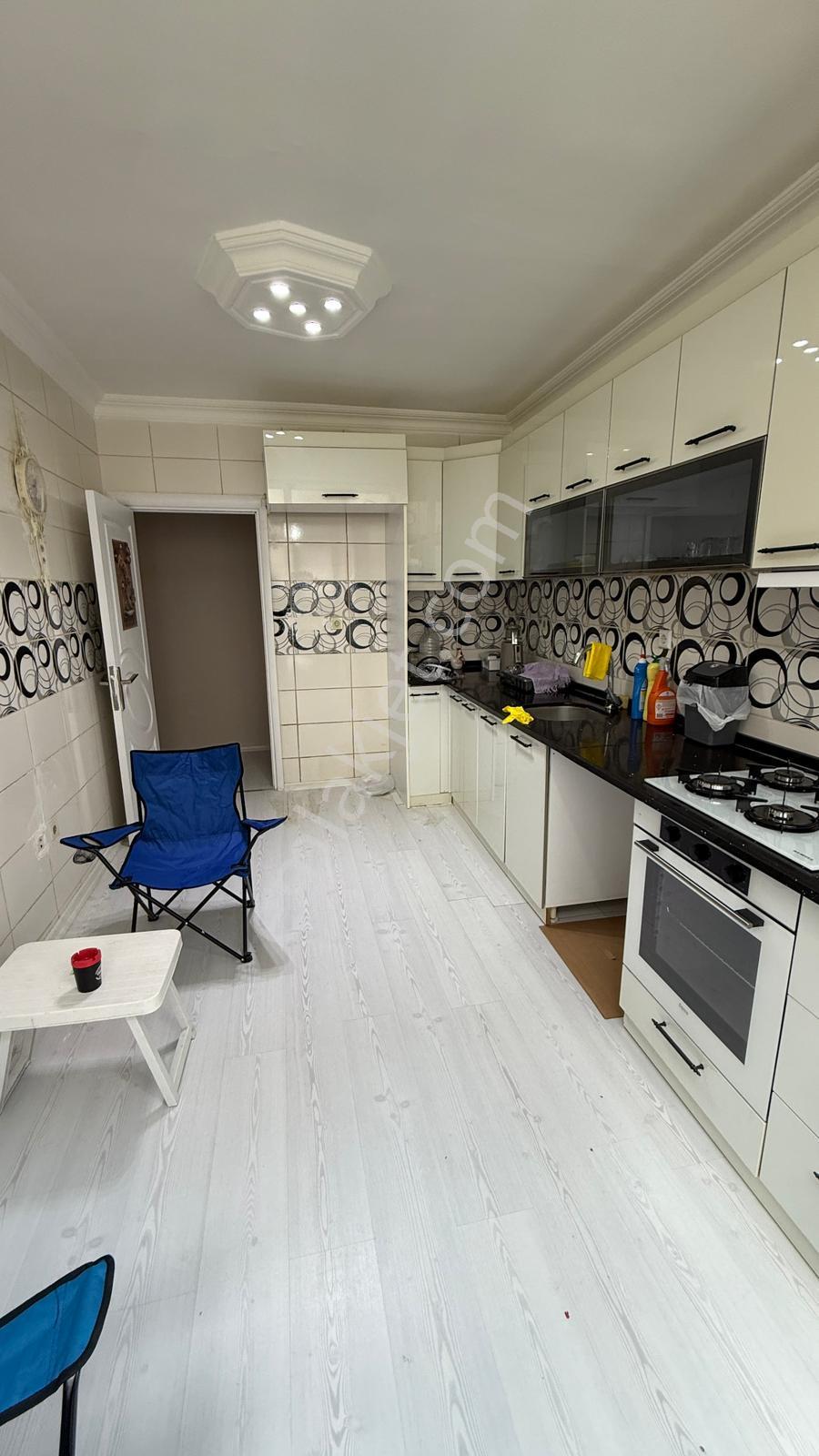 Reşadiye Mah Kat 2 3+1 145 M2 25 Yaş Asansörlü 20 Bın - Görsel 5