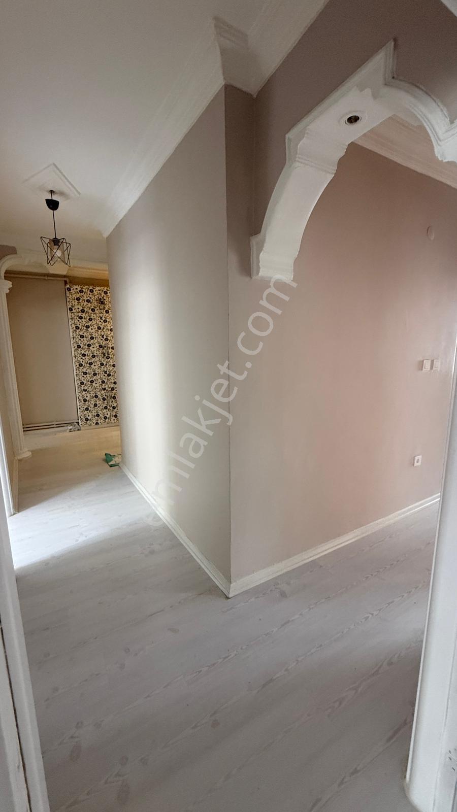 Reşadiye Mah Kat 2 3+1 145 M2 25 Yaş Asansörlü 20 Bın - Görsel 8