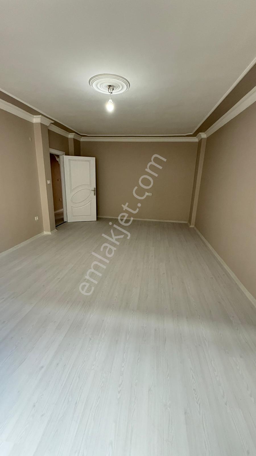 Reşadiye Mah Kat 2 3+1 145 M2 25 Yaş Asansörlü 20 Bın - Görsel 20
