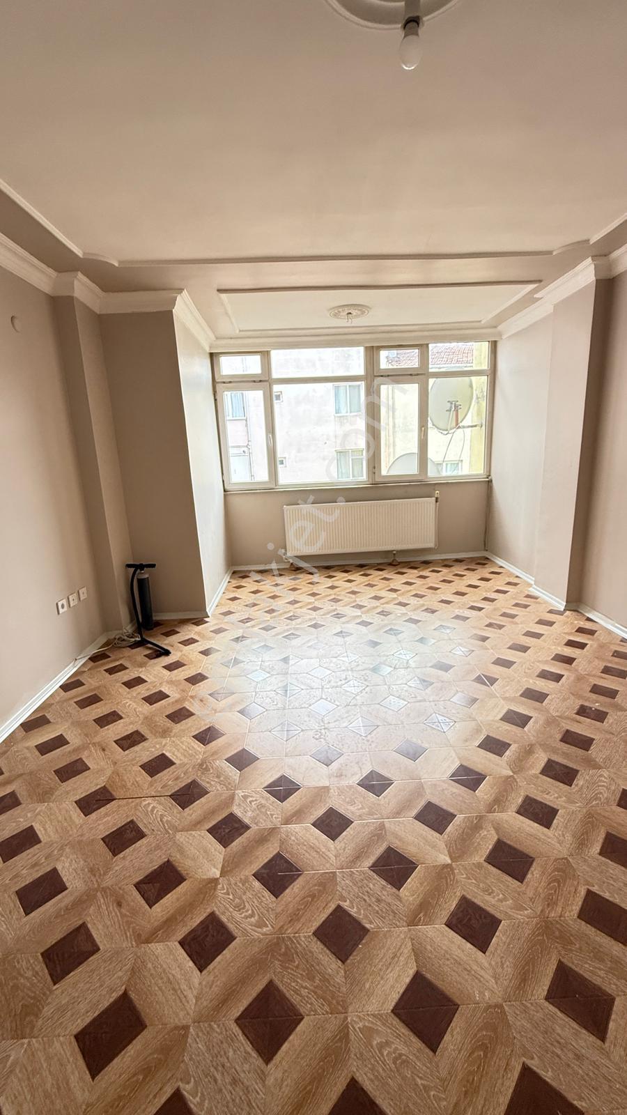 Reşadiye Mah Kat 2 3+1 145 M2 25 Yaş Asansörlü 20 Bın - Görsel 11