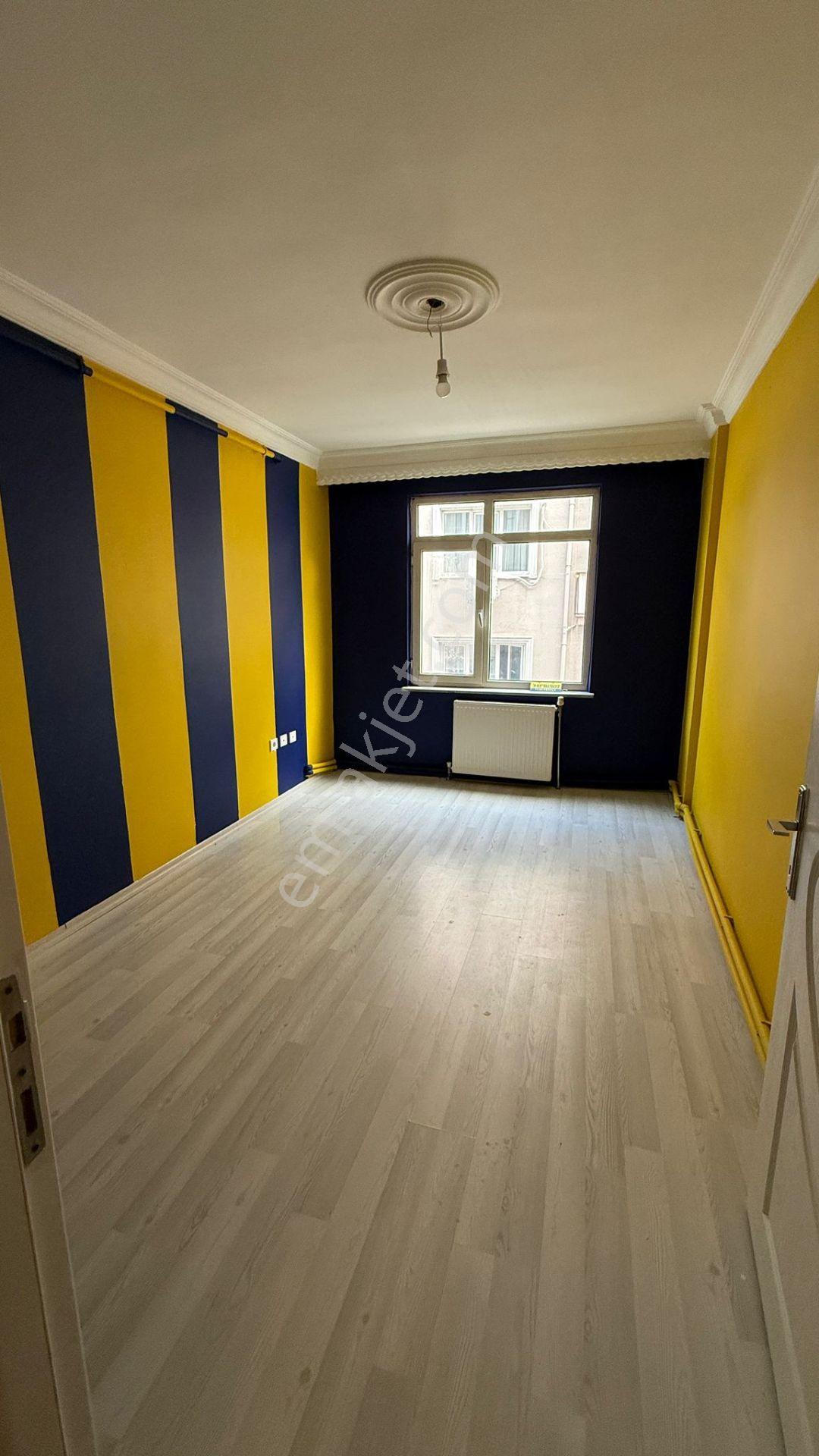 Reşadiye Mah Kat 2 3+1 145 M2 25 Yaş Asansörlü 20 Bın - Görsel 18