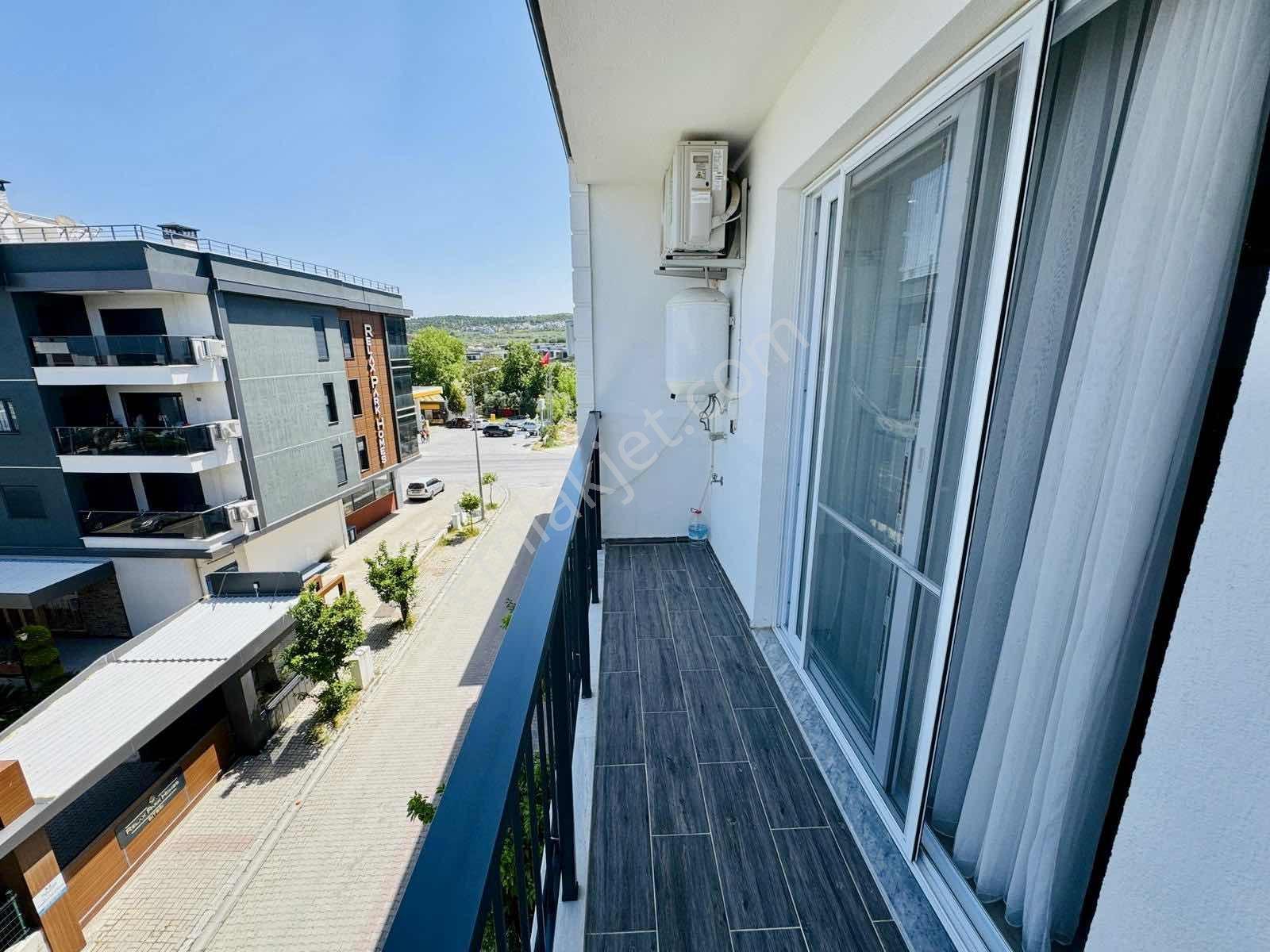 Kuşadası Davutlar'da Ön Cephe Full Eşyalı Satılık 1+1 Daire - Görsel 6
