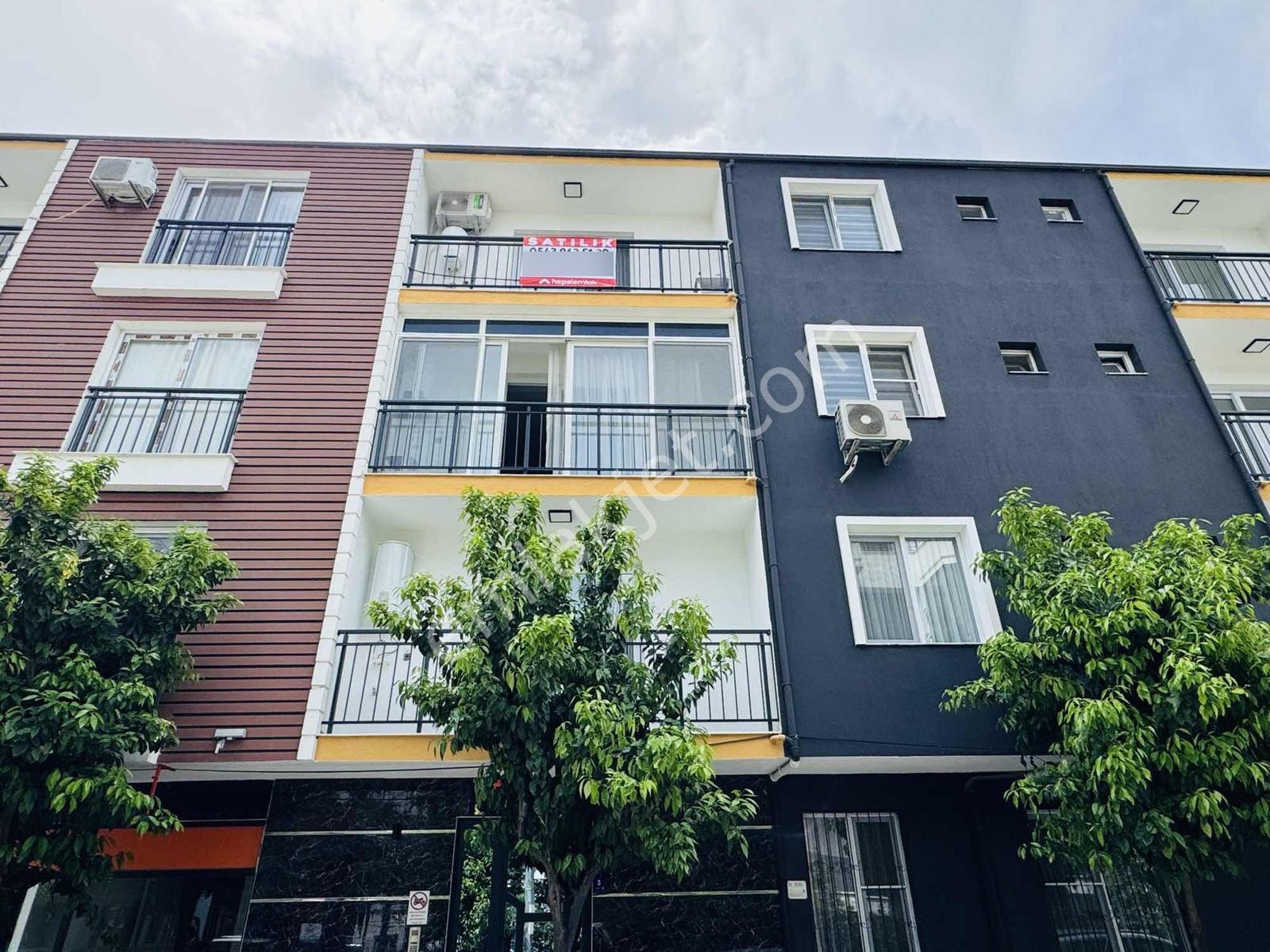 Kuşadası Davutlar'da Ön Cephe Full Eşyalı Satılık 1+1 Daire