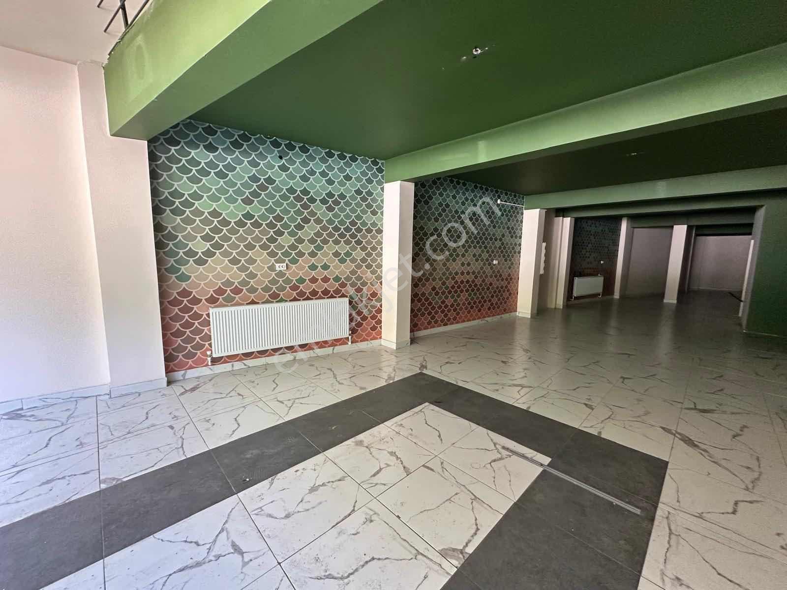 Ortaokul Caddesinde Emsalsiz Konumda 280 M² Kiralık Dükkan - Görsel 12