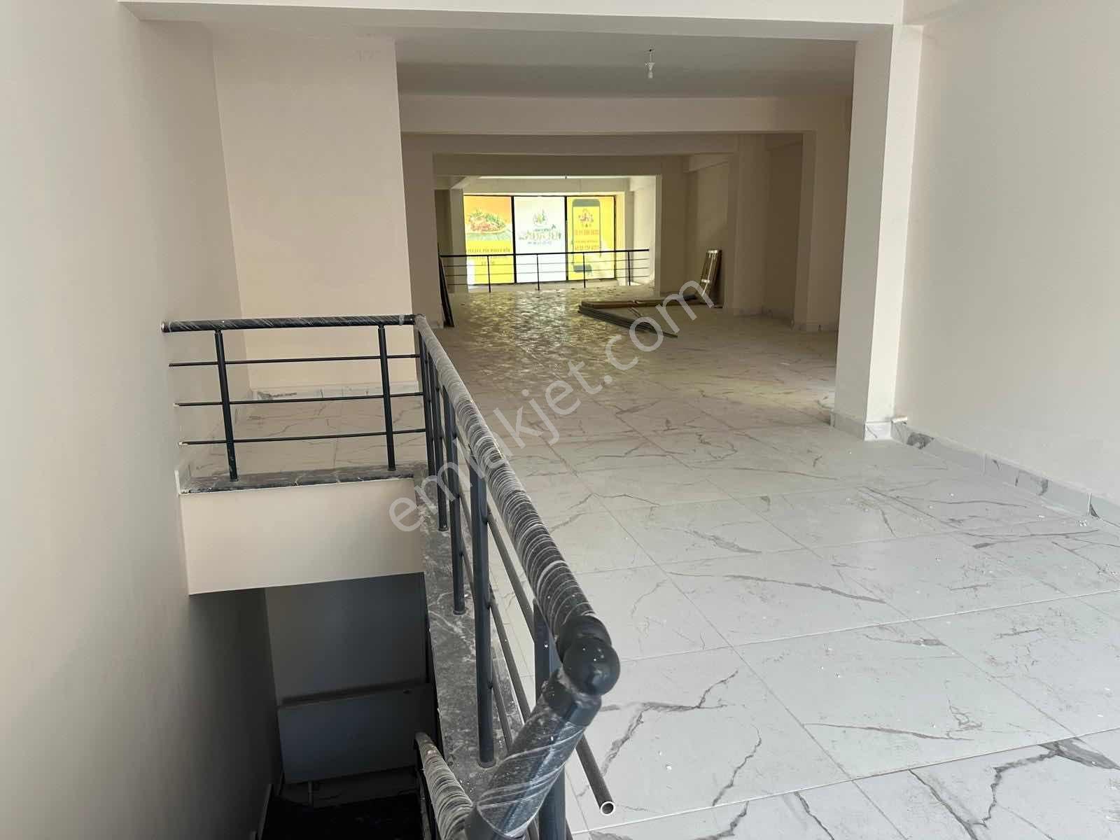 Ortaokul Caddesinde Emsalsiz Konumda 280 M² Kiralık Dükkan - Görsel 7