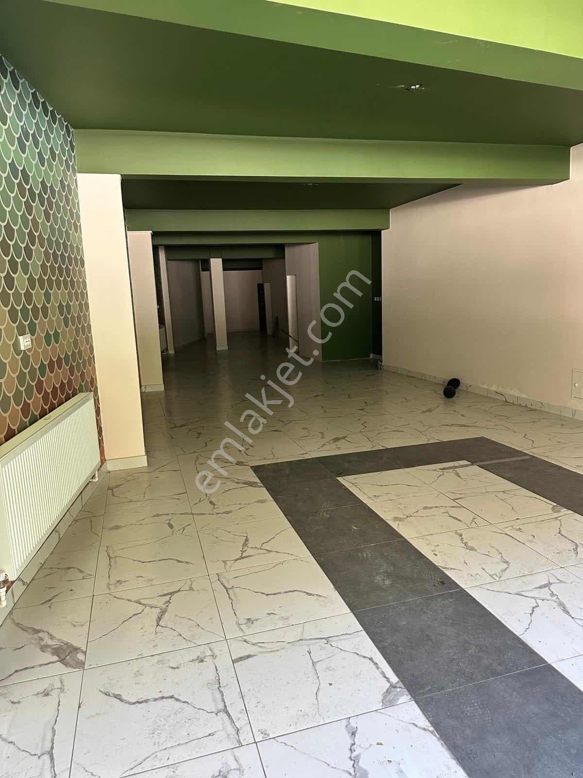 Ortaokul Caddesinde Emsalsiz Konumda 280 M² Kiralık Dükkan - Görsel 14