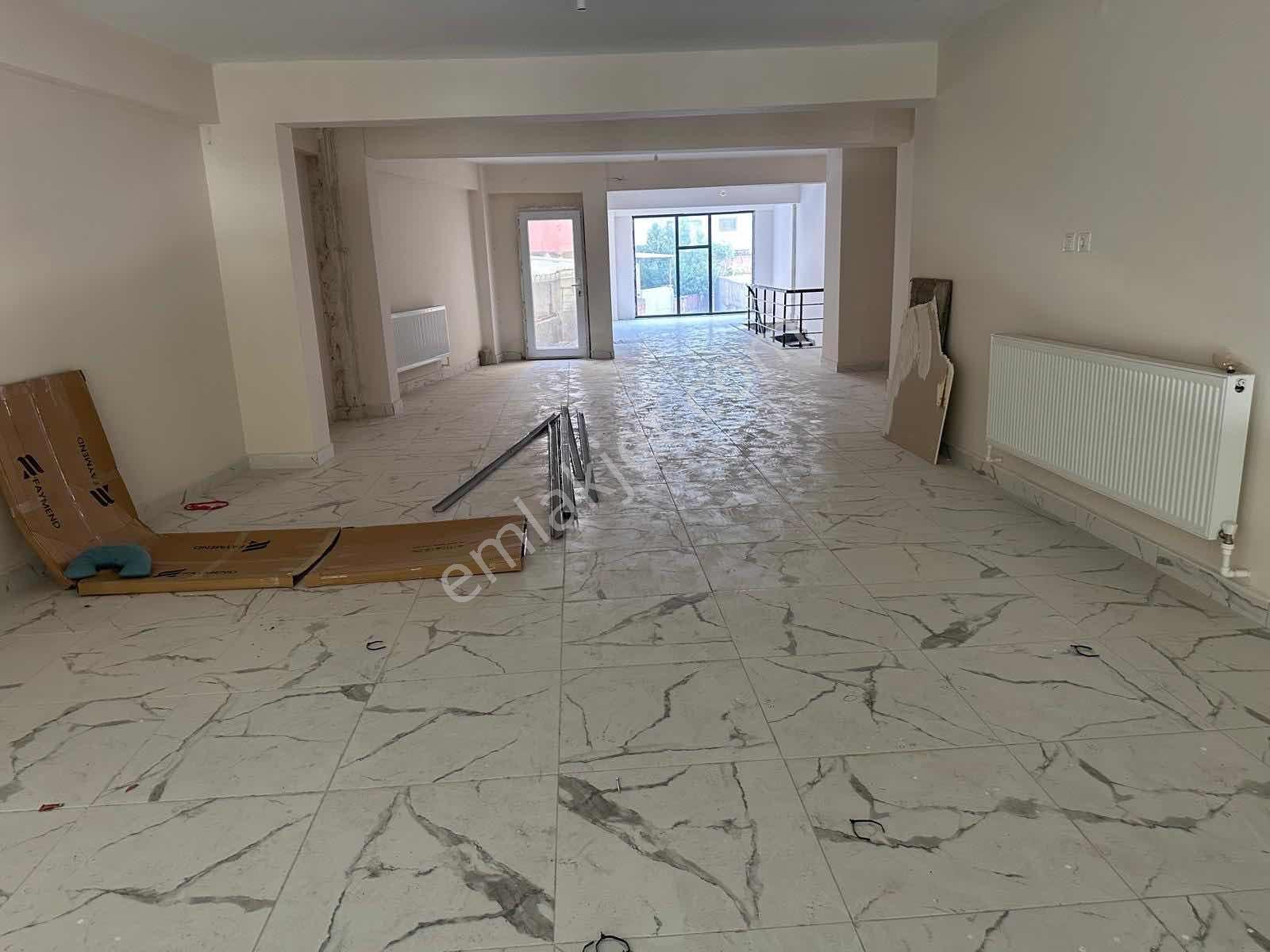 Ortaokul Caddesinde Emsalsiz Konumda 280 M² Kiralık Dükkan - Görsel 9