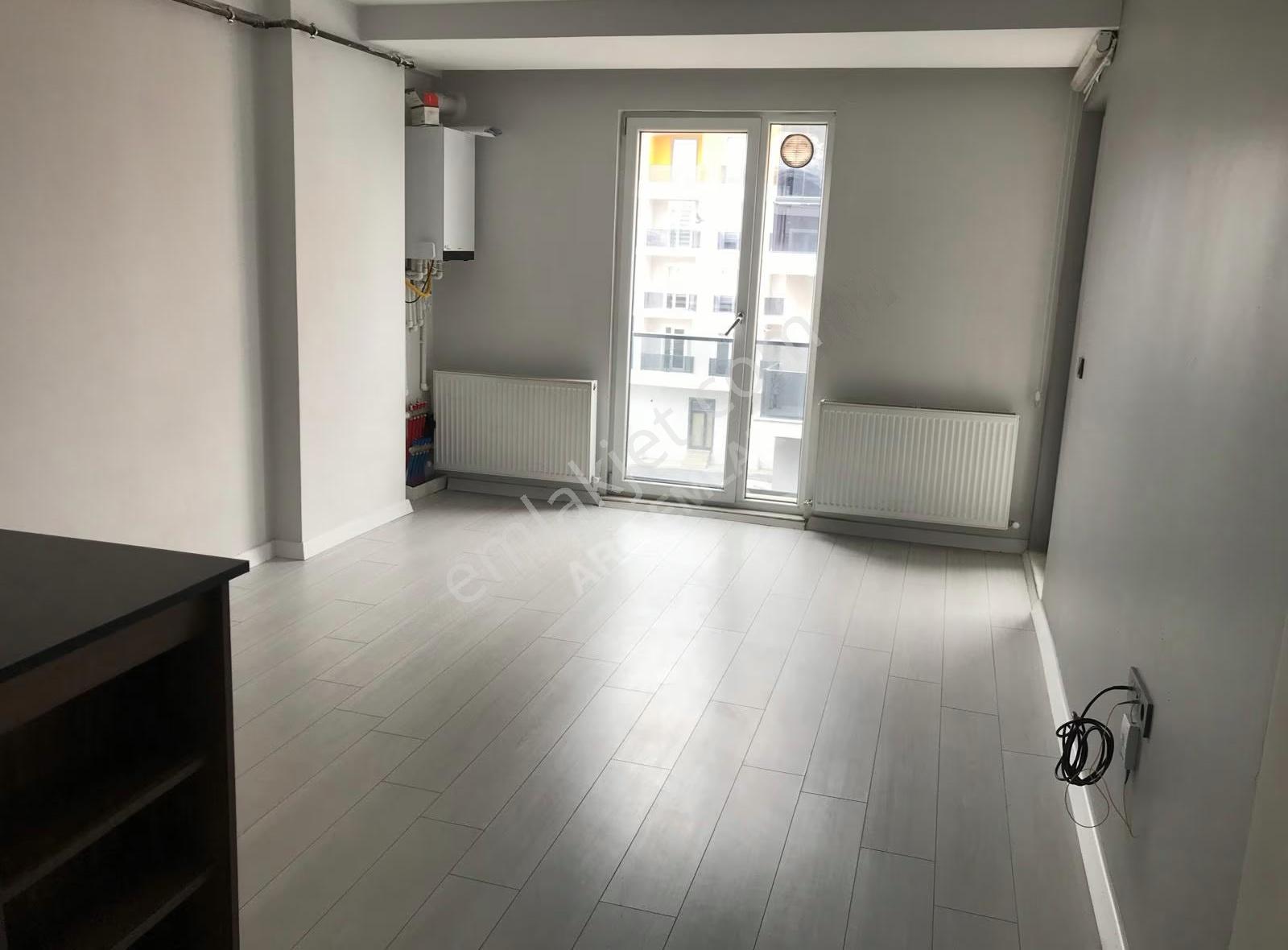 Arc Emlaktan Üniversite Karşısında 2+1 Kiralık Daire