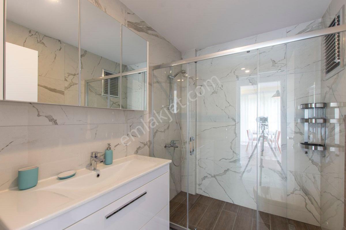 Kuşadasında Elit Ve Lüks Sitede 2+1 Eşyalı Kiralık Yeni Daire - Görsel 9