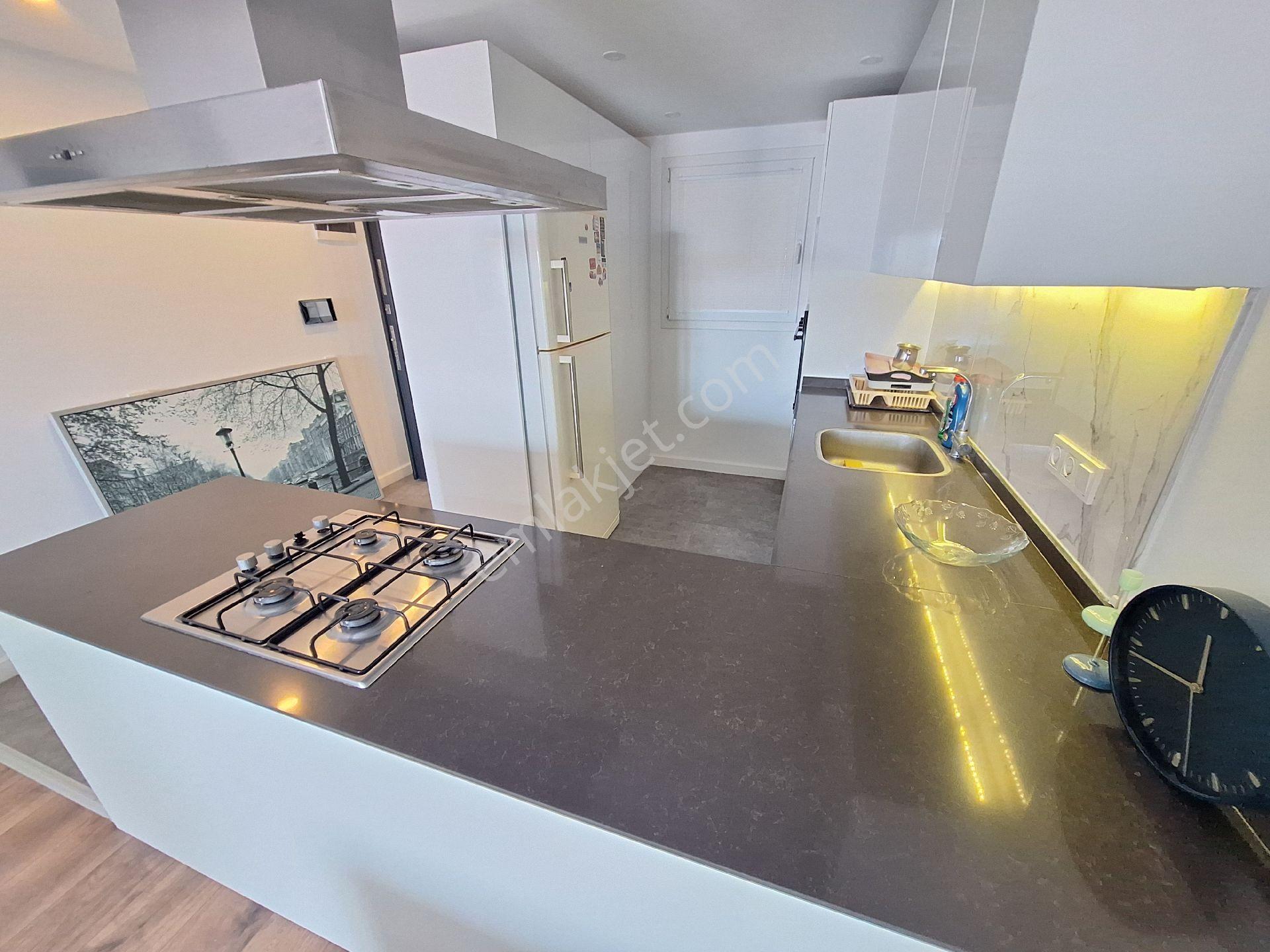Kuşadasında Tatil Konseptinde Lüks Havuzlu Sitede Eşyalı Kiralık Yeni Daire - Görsel 8