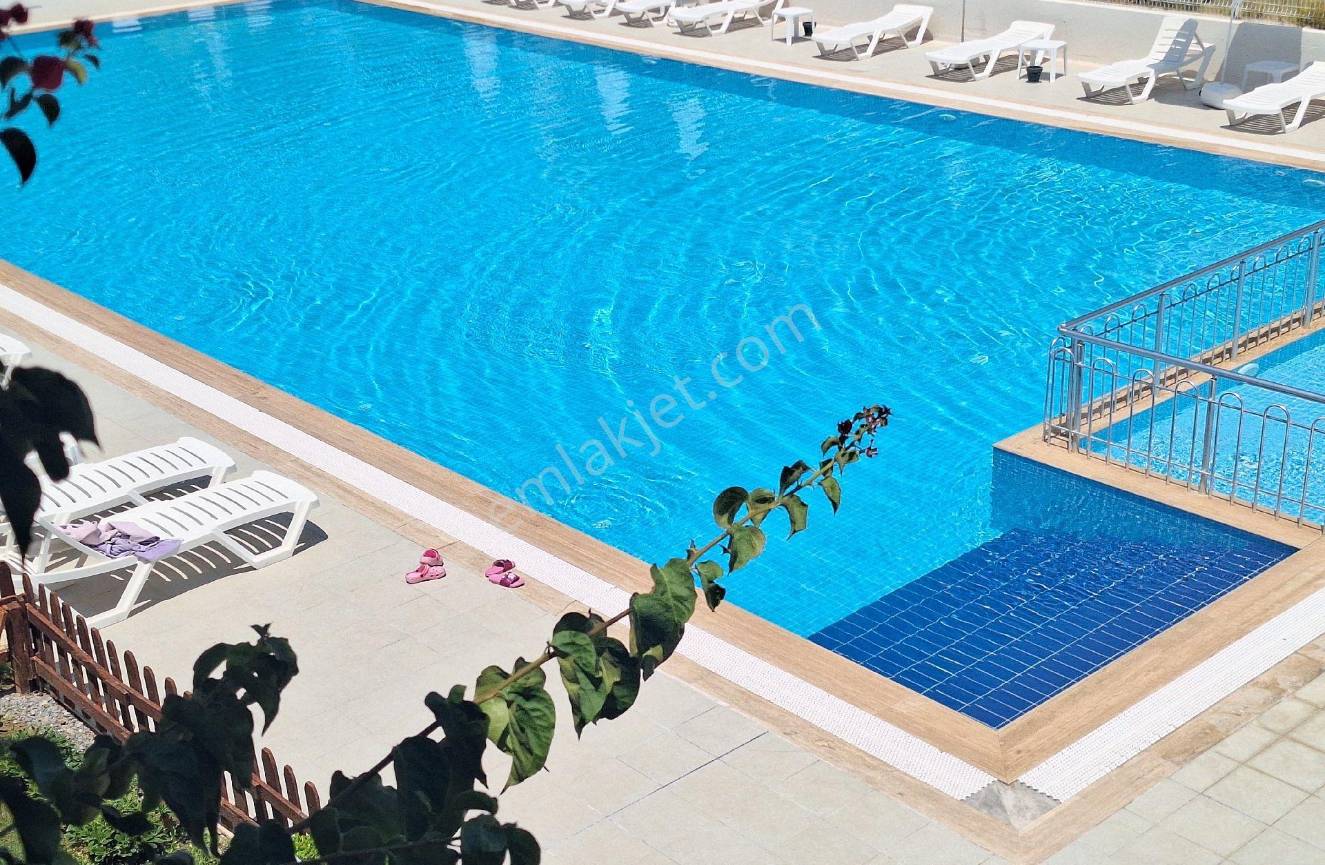 Kuşadasında Tatil Konseptinde Lüks Havuzlu Sitede Eşyalı Kiralık Yeni Daire - Görsel 37