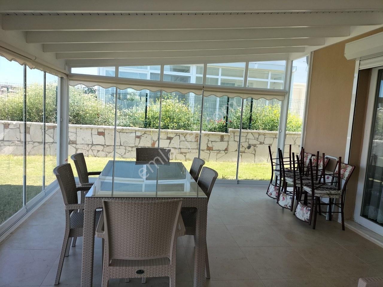 İzmir Çeşme Ayasaranda Denize Sıfır Ortak Havuzlu Sitede Kiralık - Görsel 8