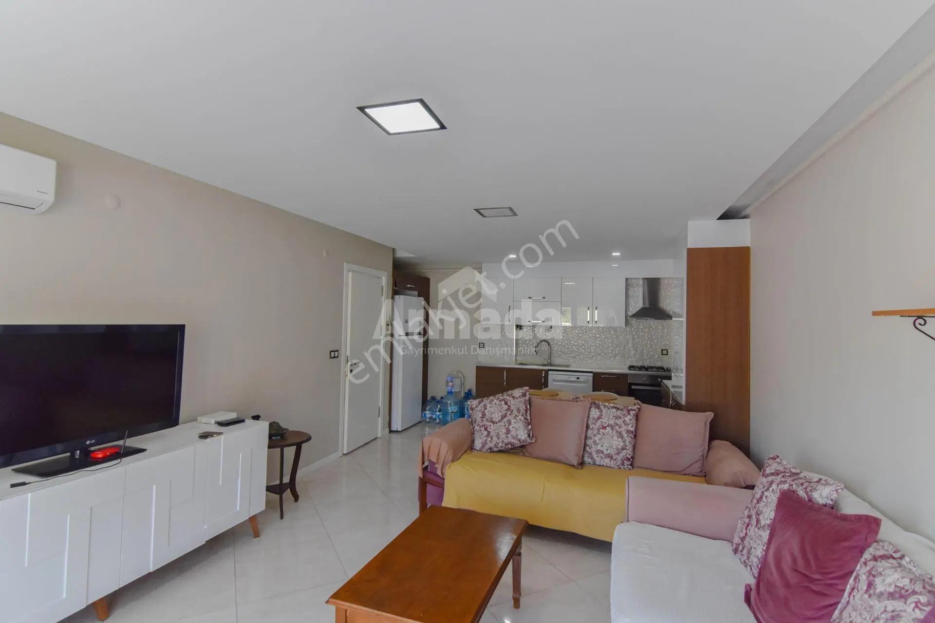 Kuşadası Kadınlar Denizi'nde Satılık 2+1 Daire - Görsel 3