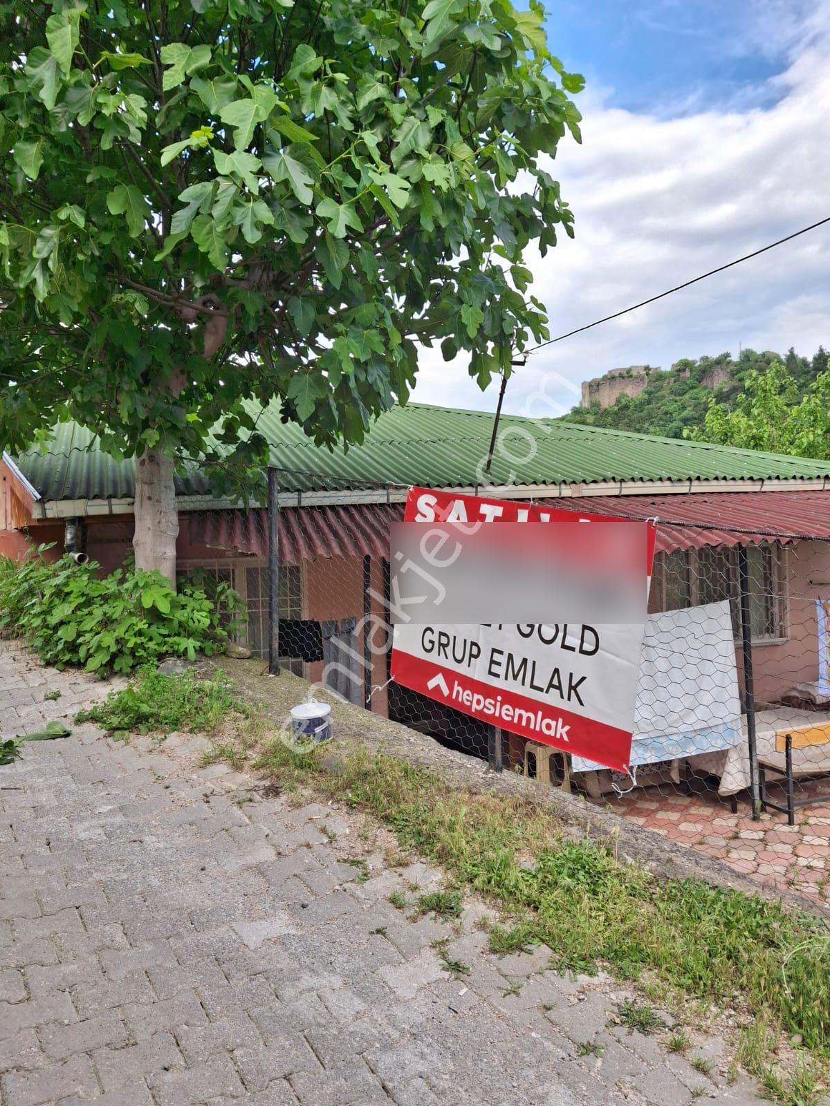 Adalet Gold Group Emlak'tan Cedit Mahallesinde Uygun Fiyata Satılık Bahçeli Müstakil 3+1 Ev