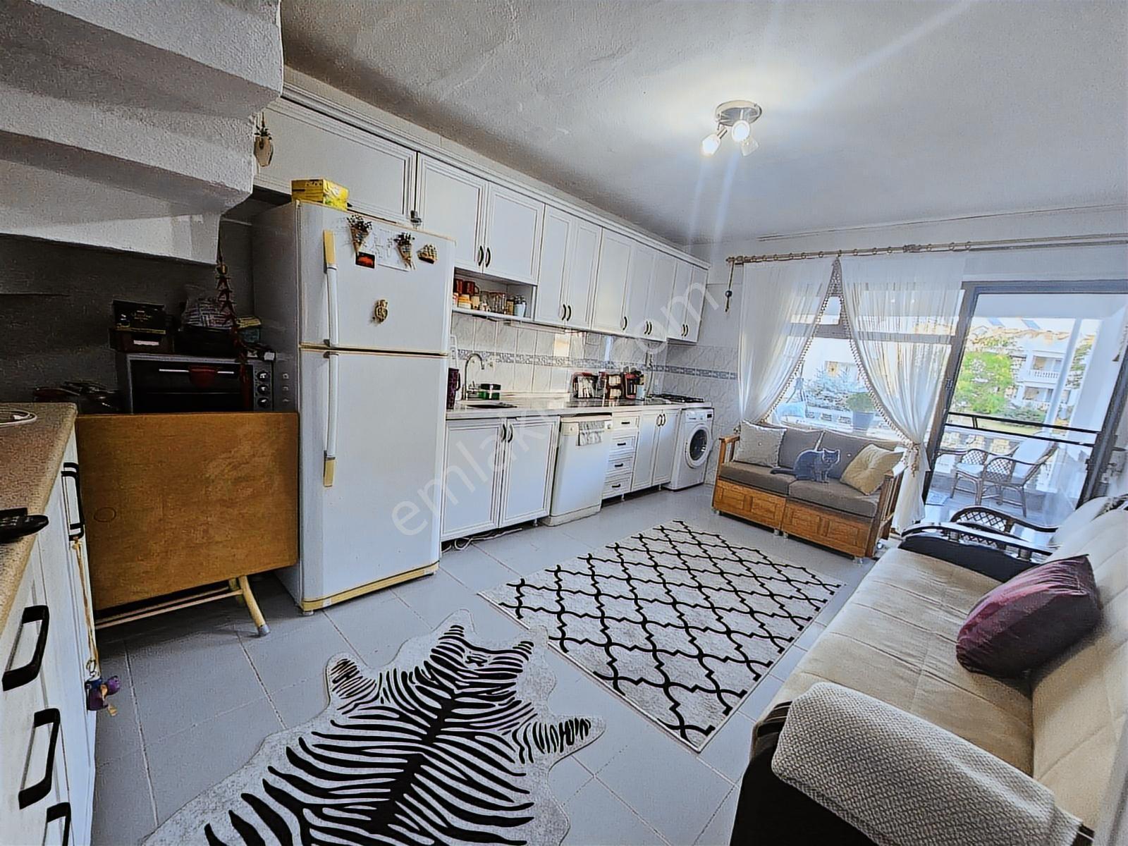 Denize Sıfır Sitede Satılık Yazlık - Görsel 31