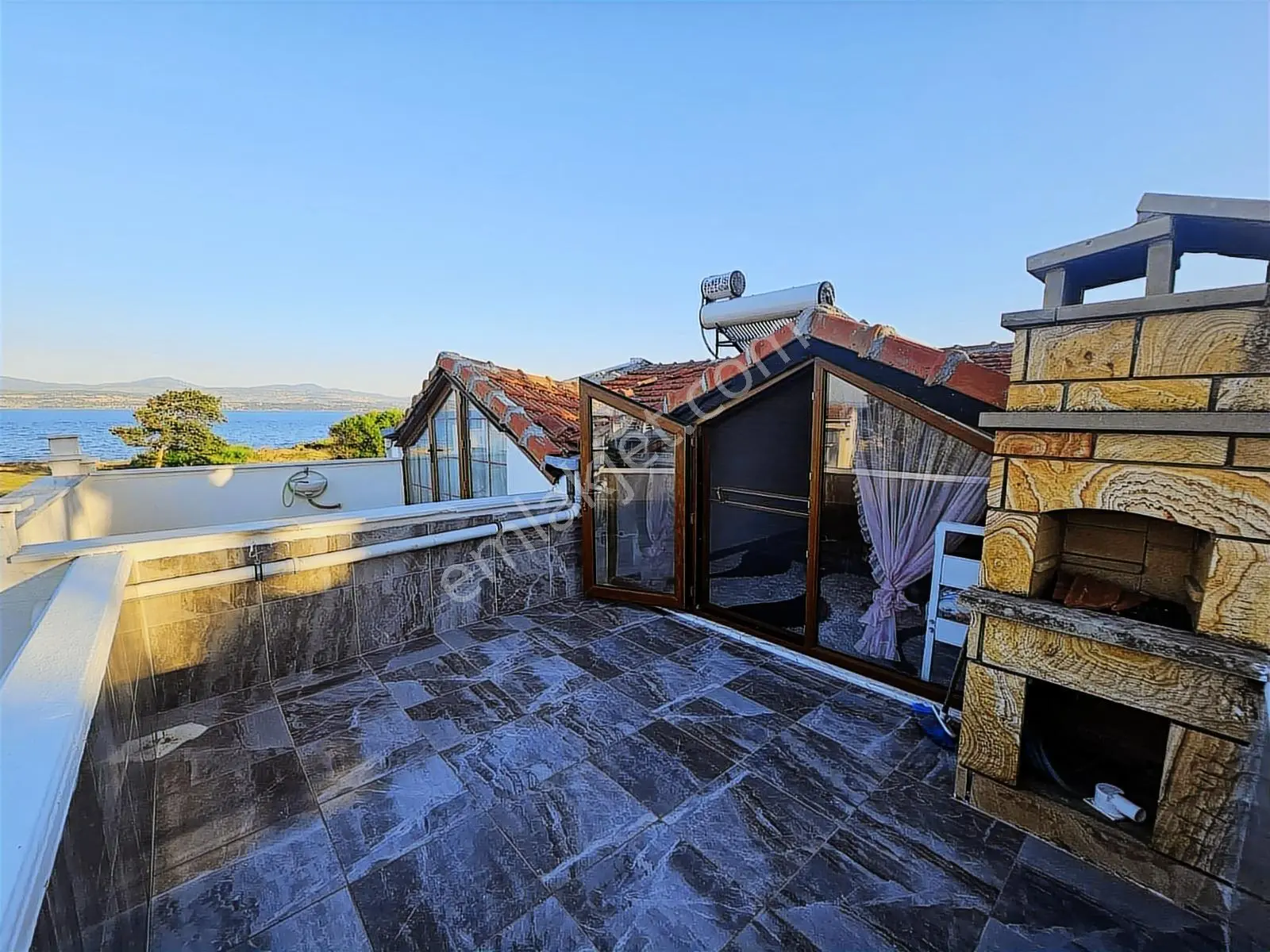 Denize Sıfır Sitede Satılık Yazlık - Görsel 10