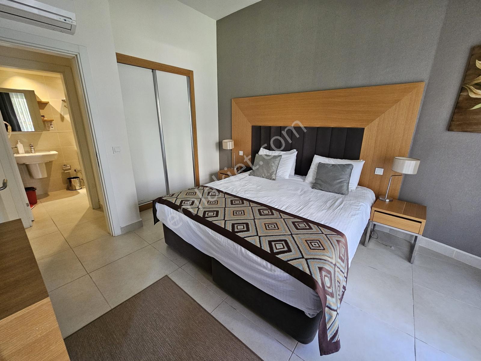 Kuşadası Ramada Resort'te Kiralık 1+1 Bahçe Katı Daire - Görsel 6