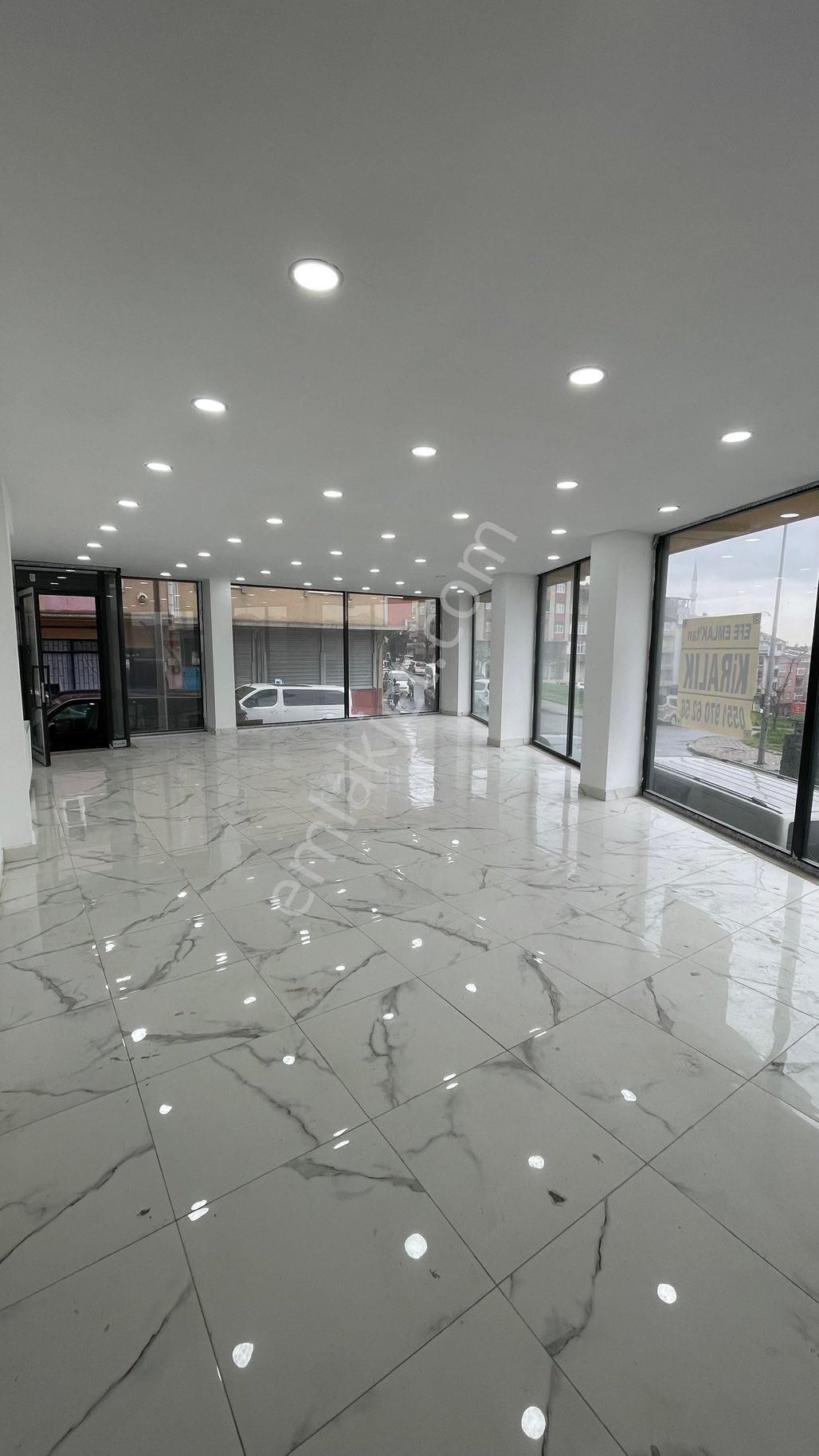Esentepede Sıfır Kiralık Cepheli Dükkan Ayrı Giriş