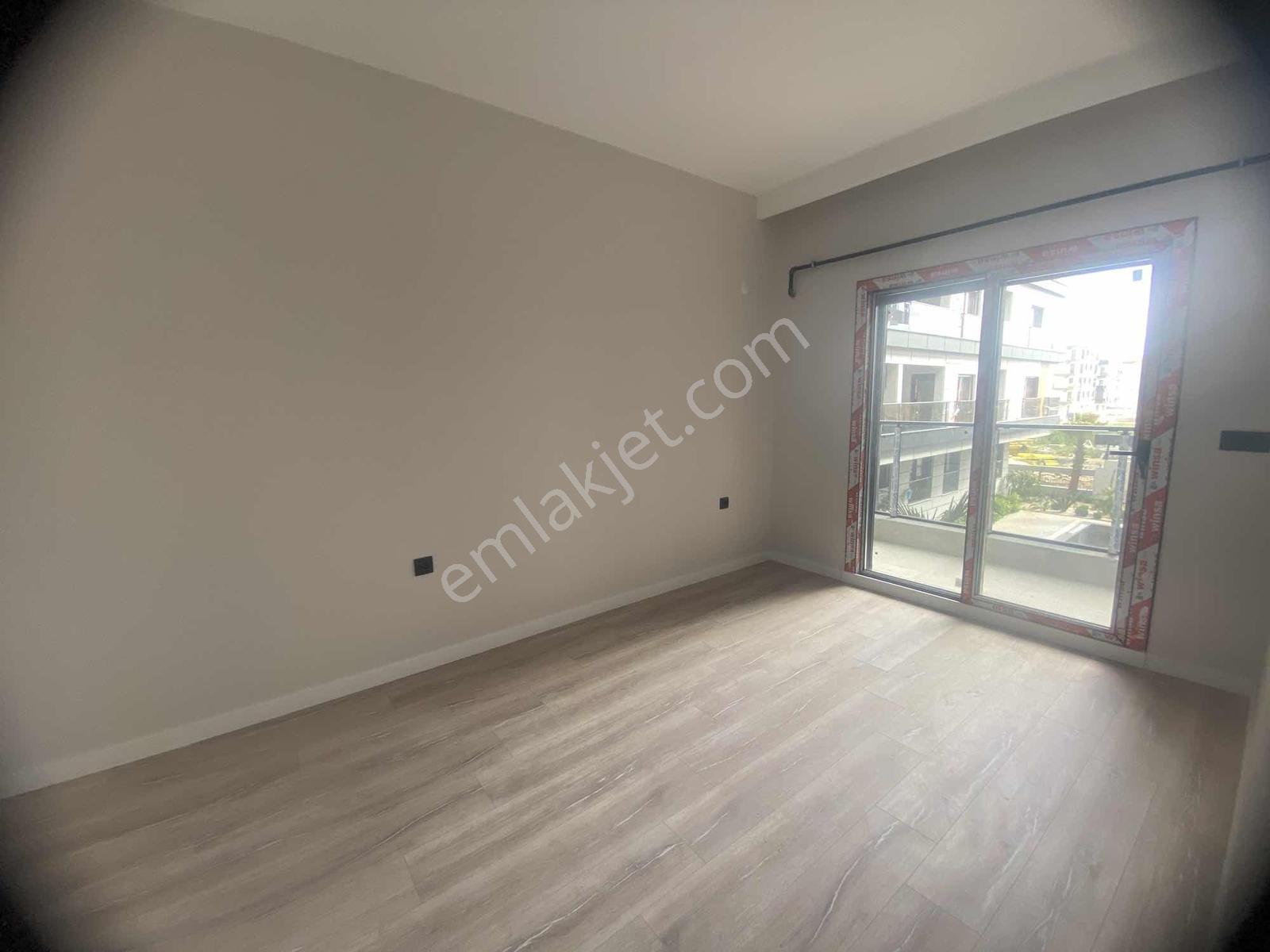 Seyrek'te Site İçerisinde Satılık 1+1 Havuz Cephe Daire - Görsel 22