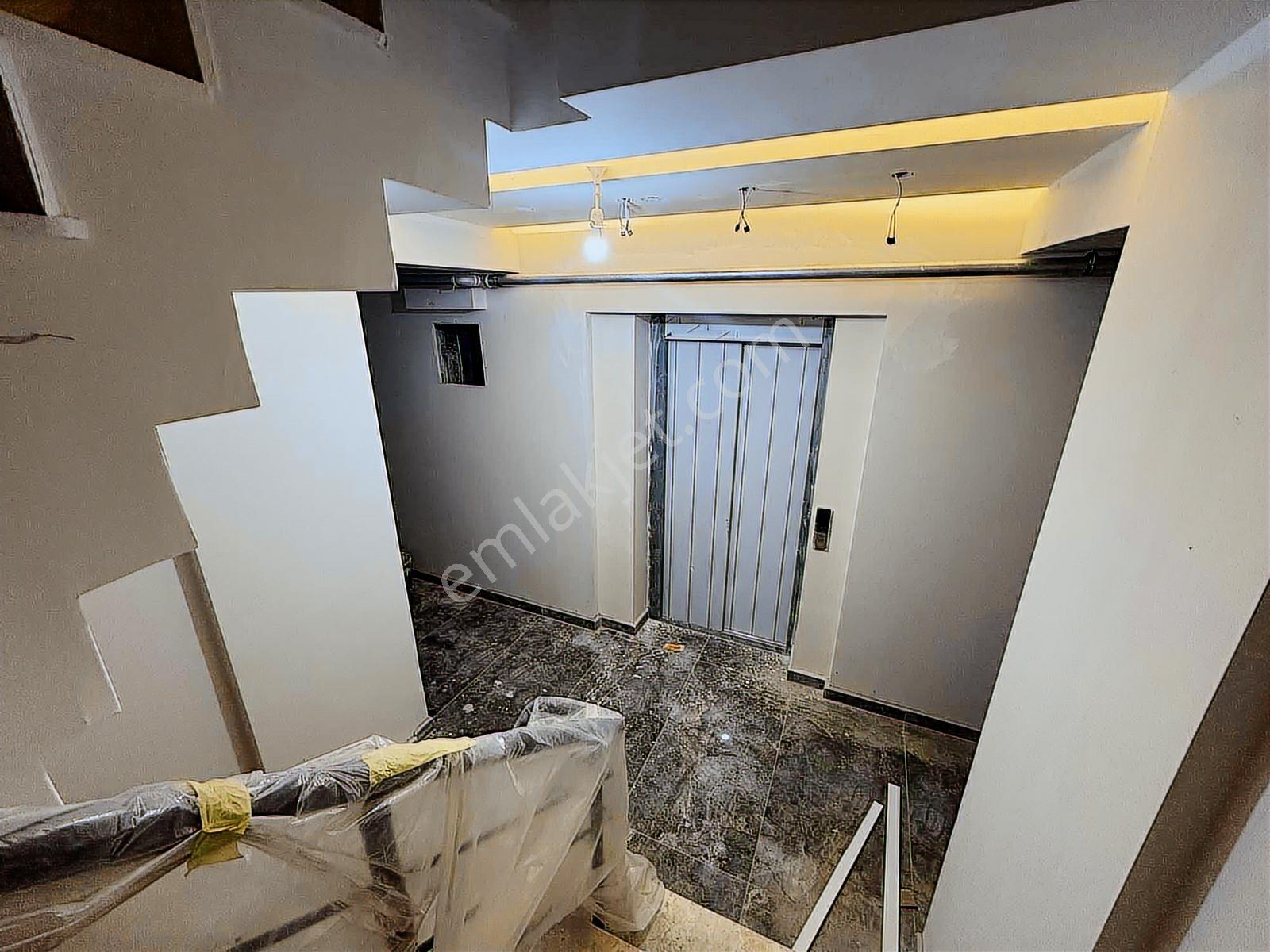 Seyrek'te Site İçerisinde Satılık 1+1 Havuz Cephe Daire - Görsel 2