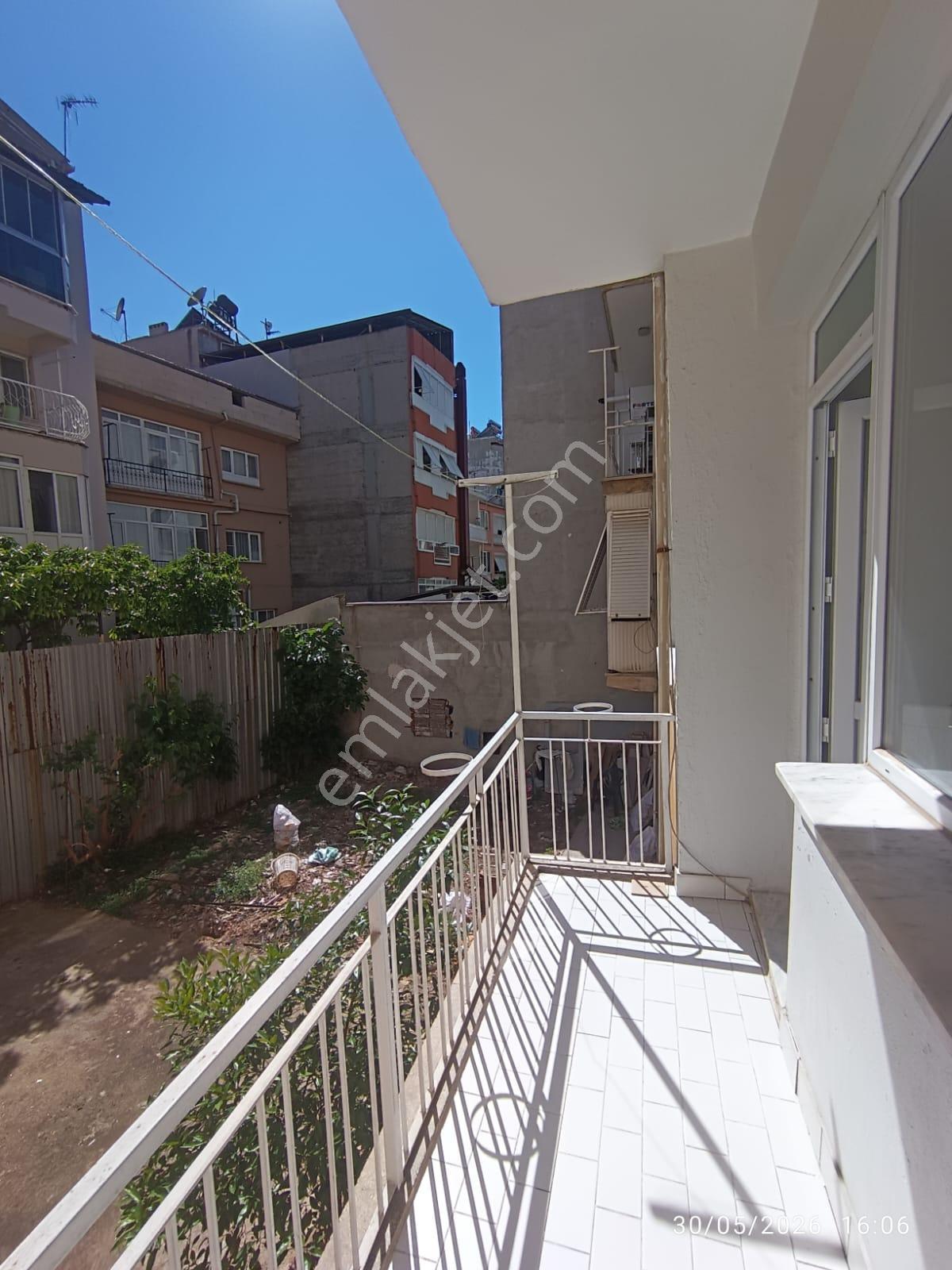 Alaşehir Garanti Emlakta Kiralık Ofis 3+1 - Görsel 11