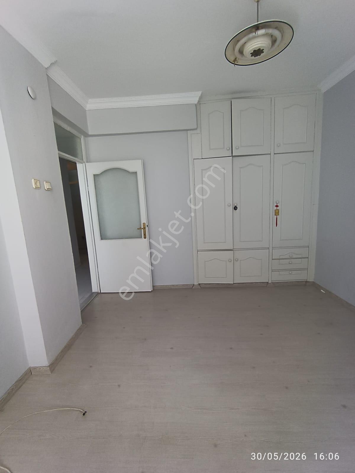 Alaşehir Garanti Emlakta Kiralık Ofis 3+1 - Görsel 9