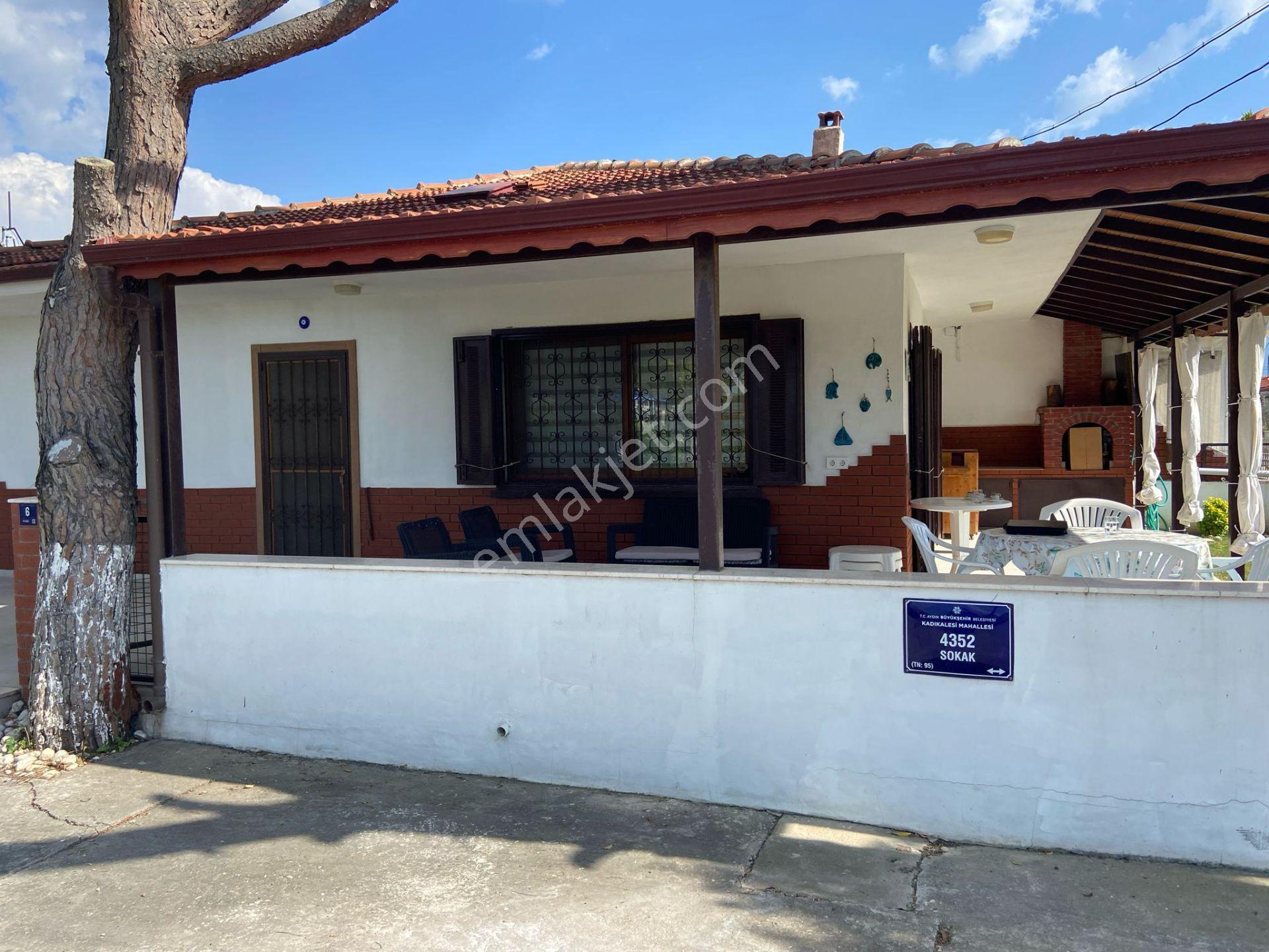 Kuşadası'nda Satılık Denize 50 Metre 3. Sırada Köşe Konumlu Villa .. - Görsel 9