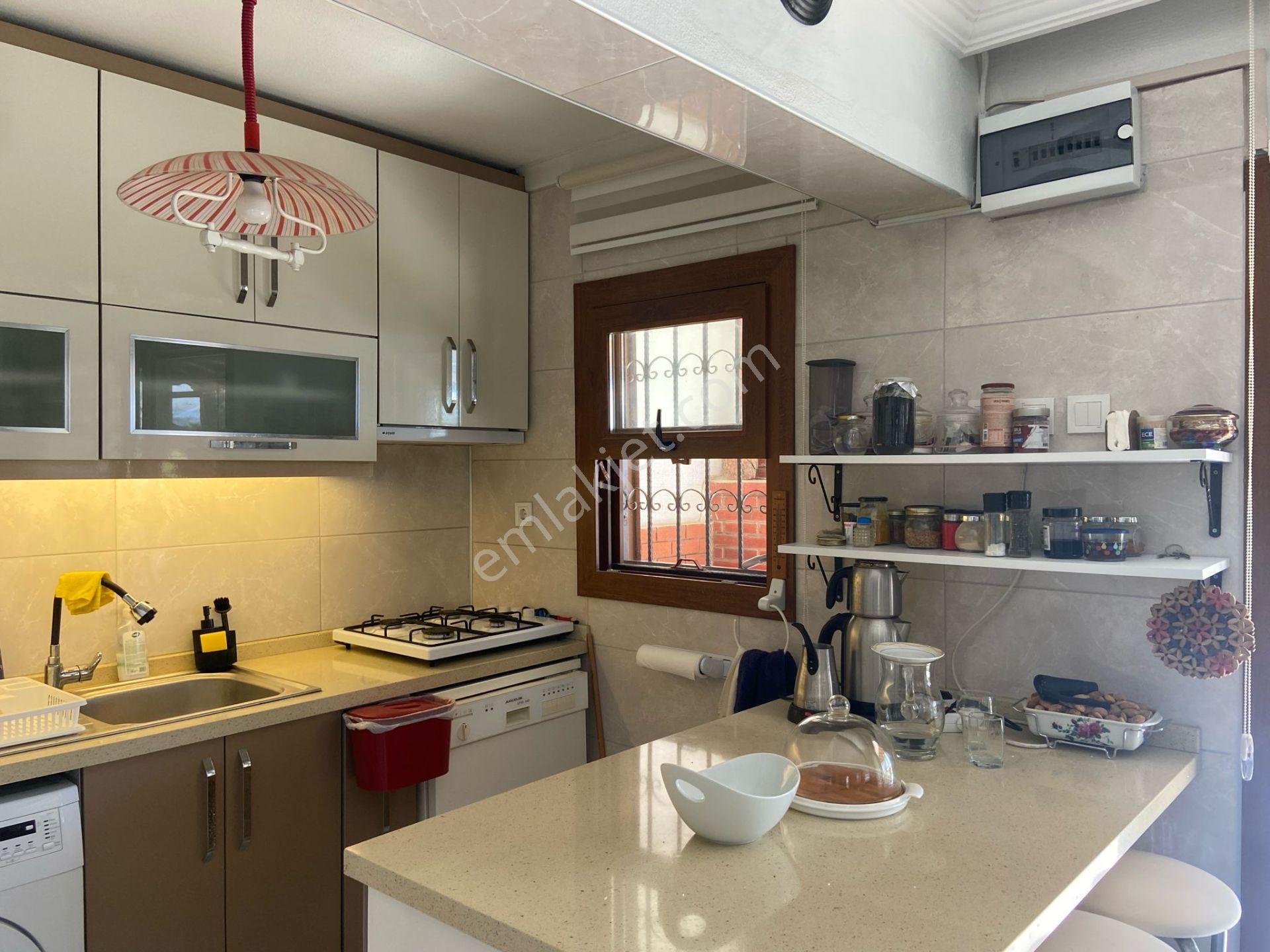 Kuşadası'nda Satılık Denize 50 Metre 3. Sırada Köşe Konumlu Villa .. - Görsel 18