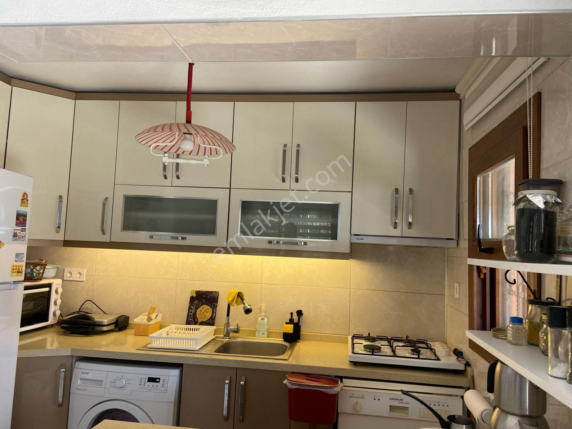 Kuşadası'nda Satılık Denize 50 Metre 3. Sırada Köşe Konumlu Villa .. - Görsel 17