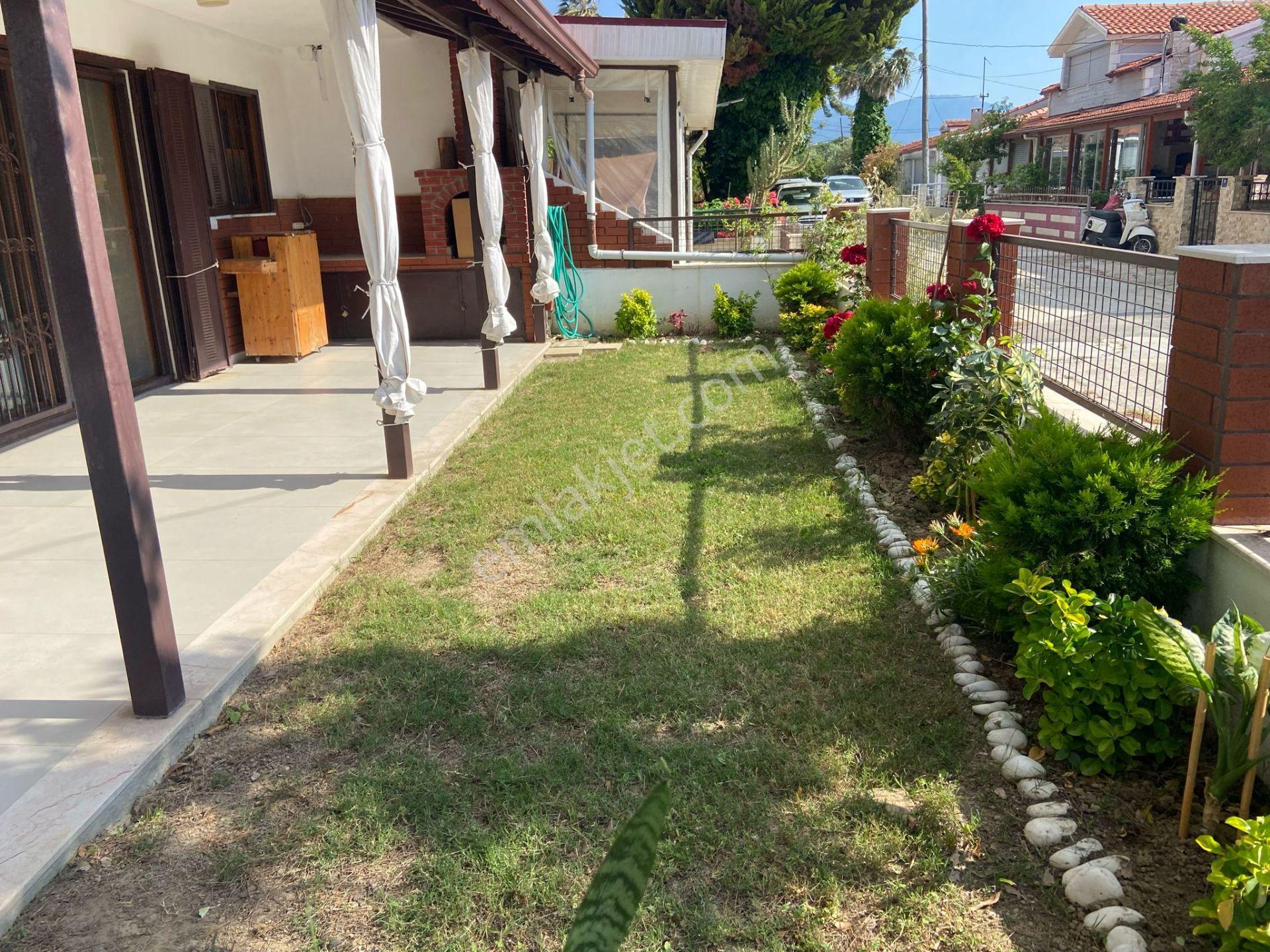 Kuşadası'nda Satılık Denize 50 Metre 3. Sırada Köşe Konumlu Villa .. - Görsel 4